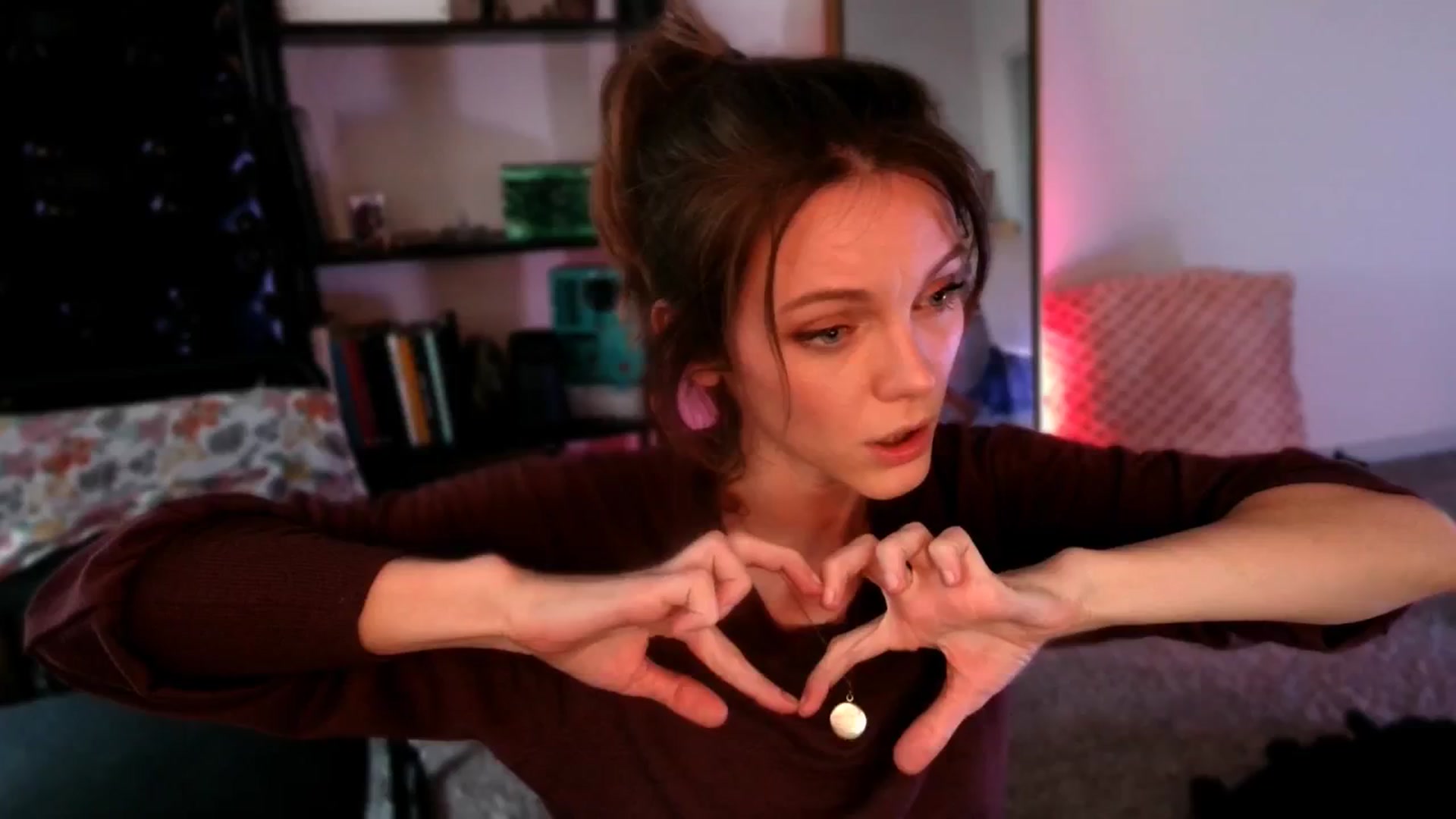 Gallery image thumbnail from OraYoung's myfreecams stream on, 01/05/2025, 24:38 image 6 of 20