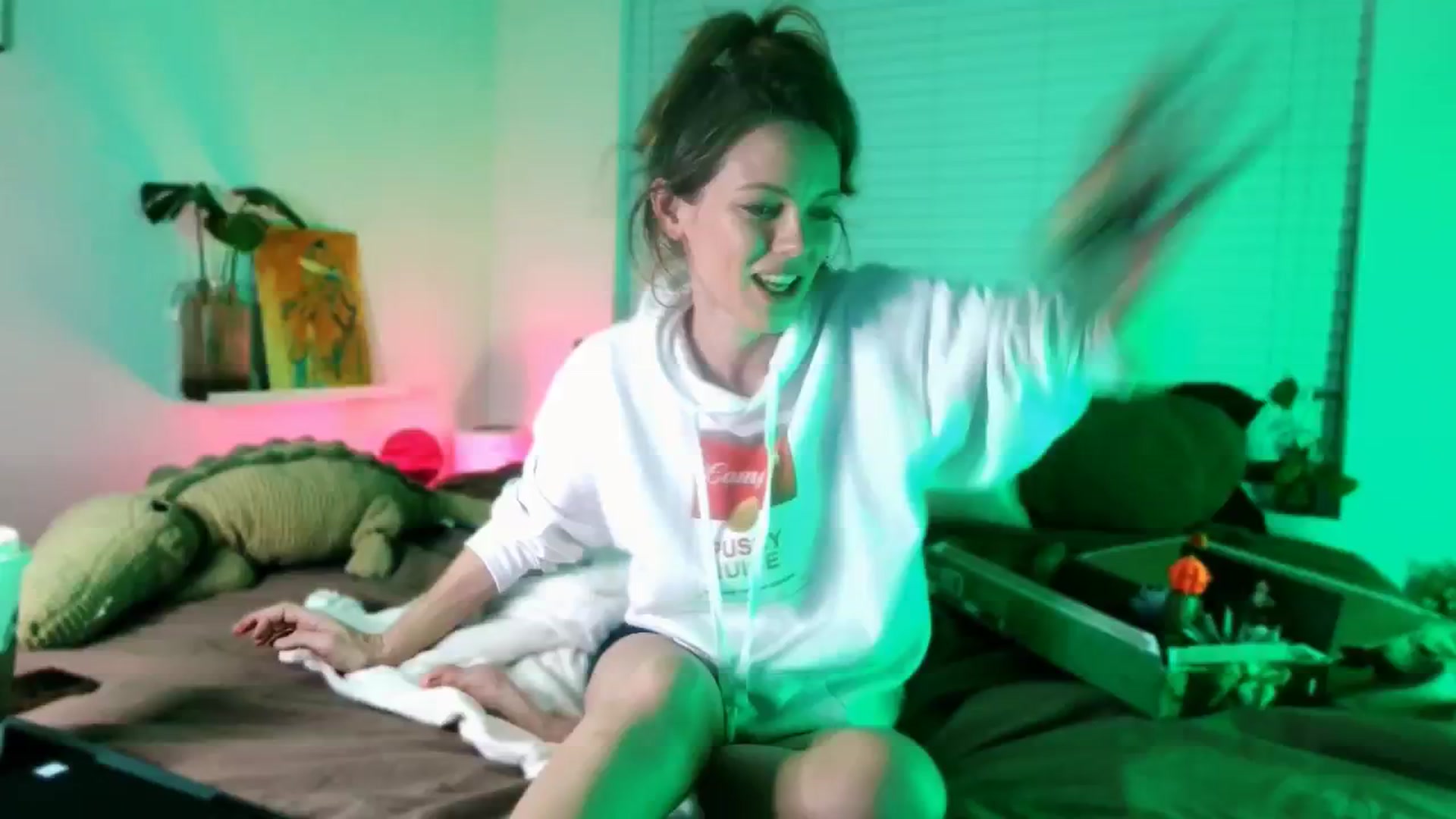 Gallery image thumbnail from OraYoung's myfreecams stream on, 01/29/2025, 01:32 image 16 of 20