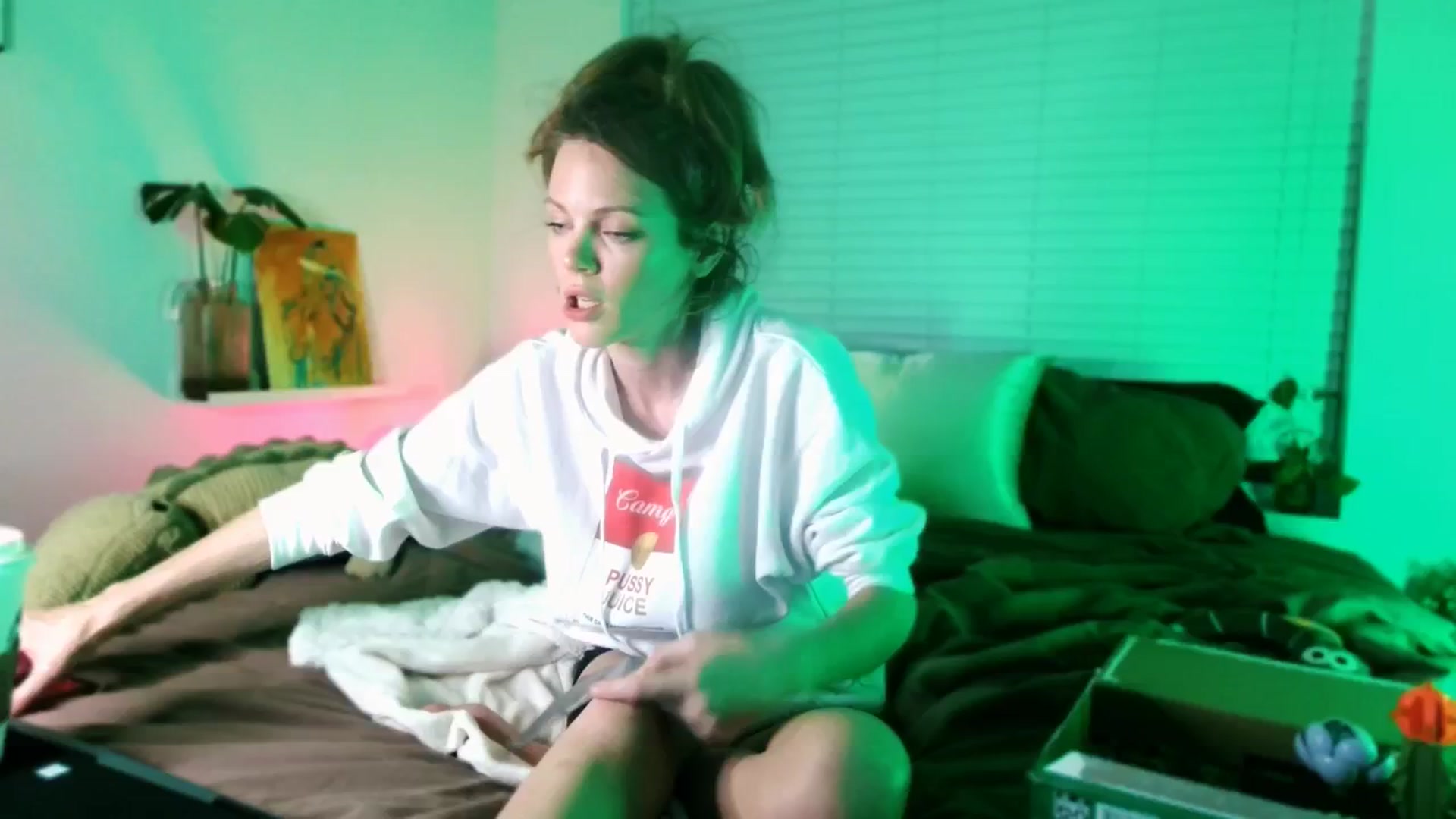 Gallery image thumbnail from OraYoung's myfreecams stream on, 01/29/2025, 01:32 image 15 of 20