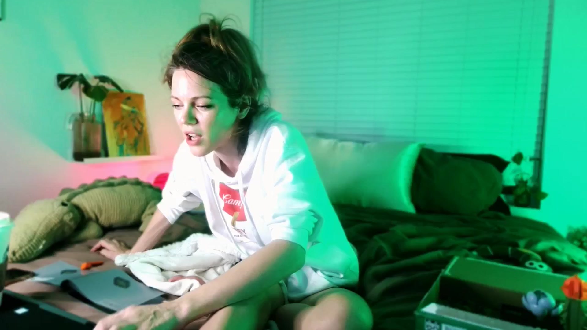 Gallery image thumbnail from OraYoung's myfreecams stream on, 01/29/2025, 01:32 image 14 of 20
