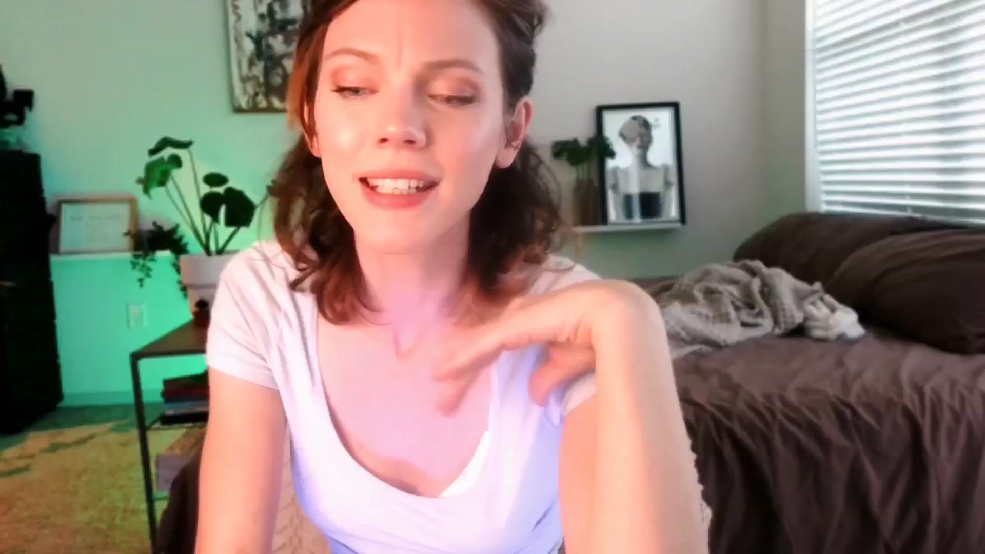 Gallery image thumbnail from OraYoung's myfreecams stream on, 02/21/2025, 24:28 image 1 of 20