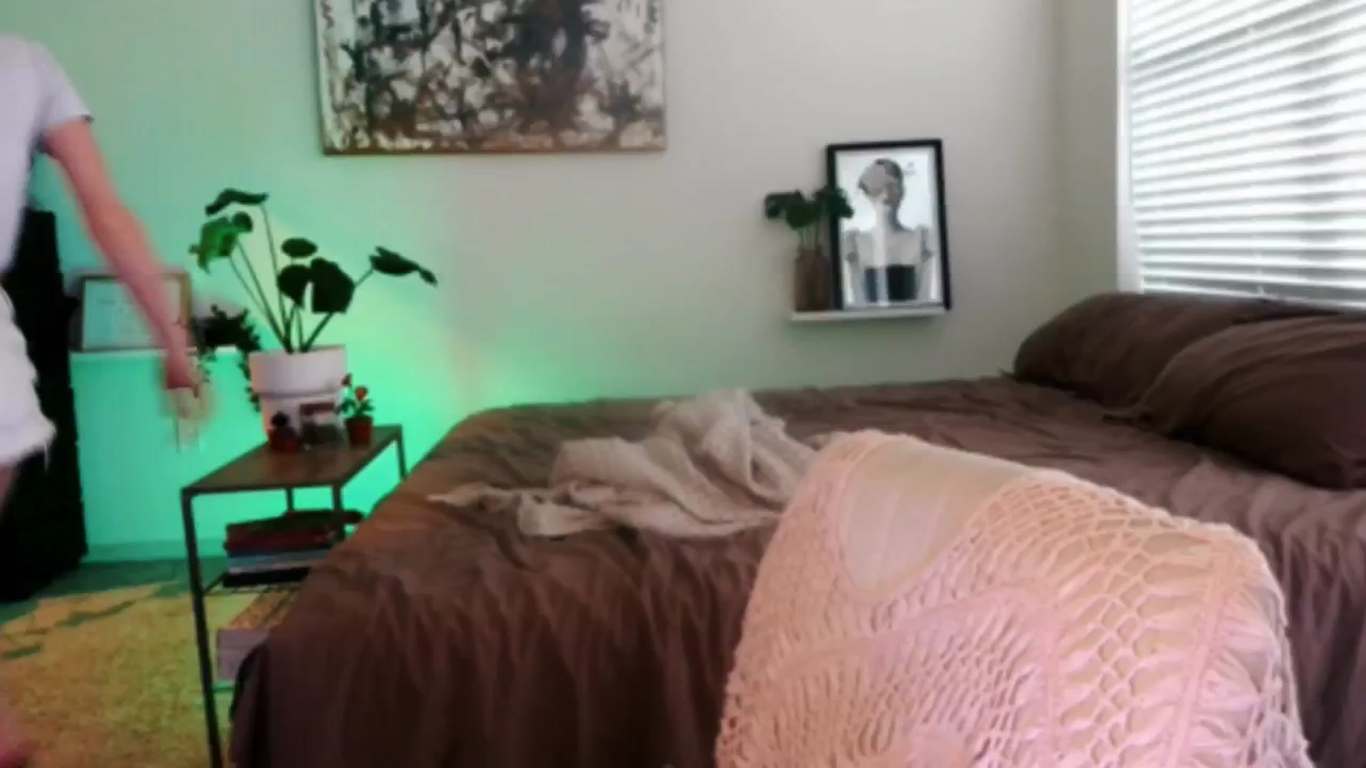 Gallery image thumbnail from OraYoung's myfreecams stream on, 02/21/2025, 24:28 image 5 of 20