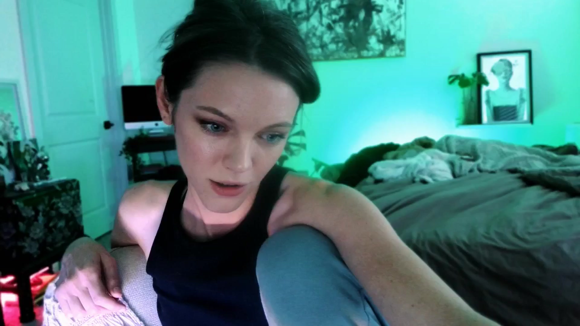 Gallery image thumbnail from OraYoung's myfreecams stream on, 02/26/2025, 23:44 image 10 of 20