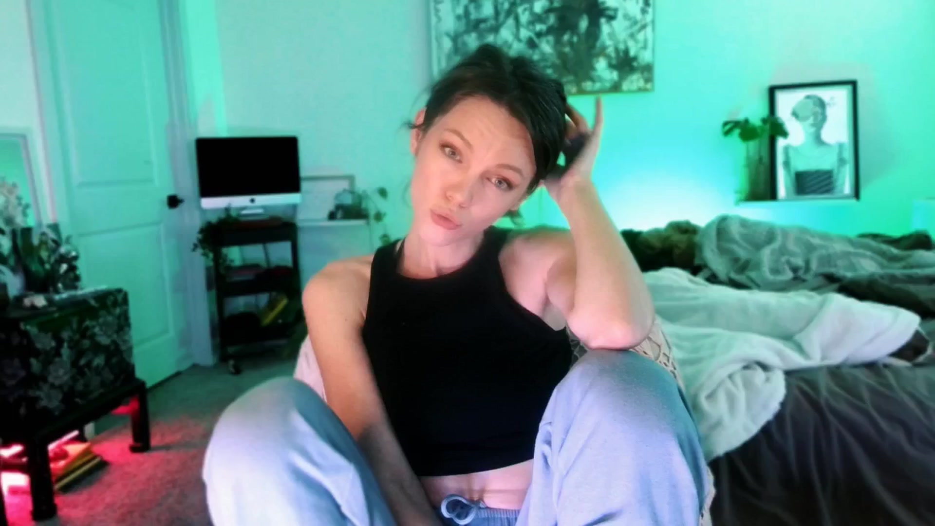 Gallery image thumbnail from OraYoung's myfreecams stream on, 02/26/2025, 23:44 image 18 of 20