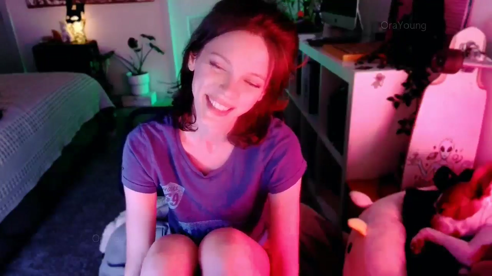 Gallery image thumbnail from OraYoung's myfreecams stream on, 03/13/2025, 04:40 image 9 of 20
