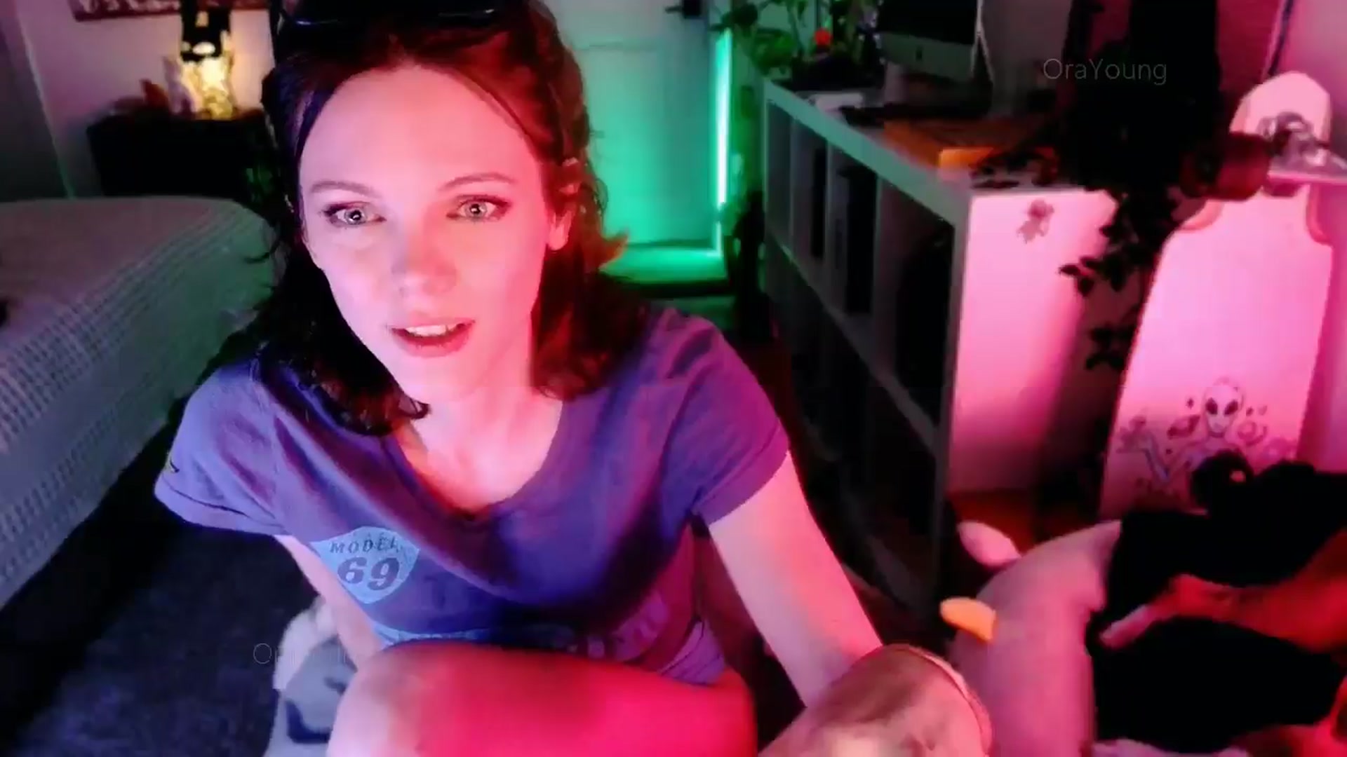 Gallery image thumbnail from OraYoung's myfreecams stream on, 03/13/2025, 04:40 image 13 of 20