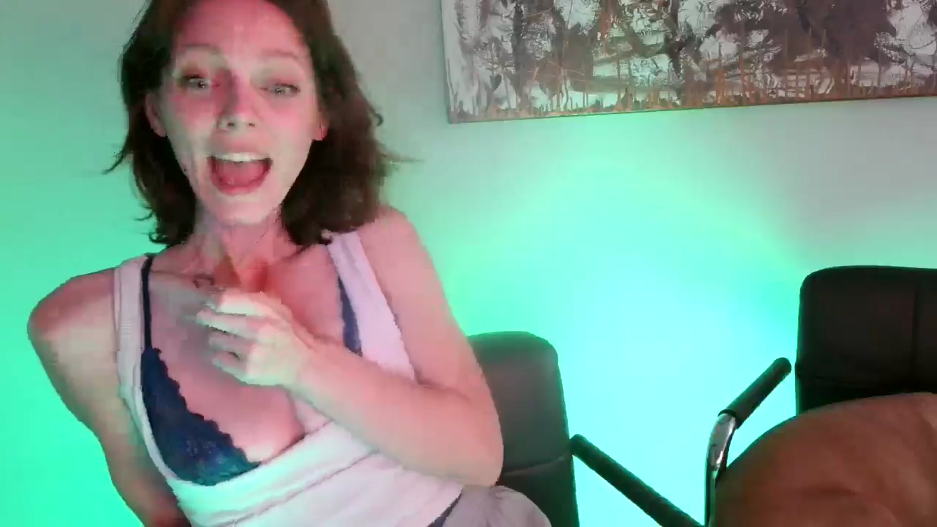 Gallery image thumbnail from OraYoung's myfreecams stream on, 06/19/2025, 24:39 image 15 of 20