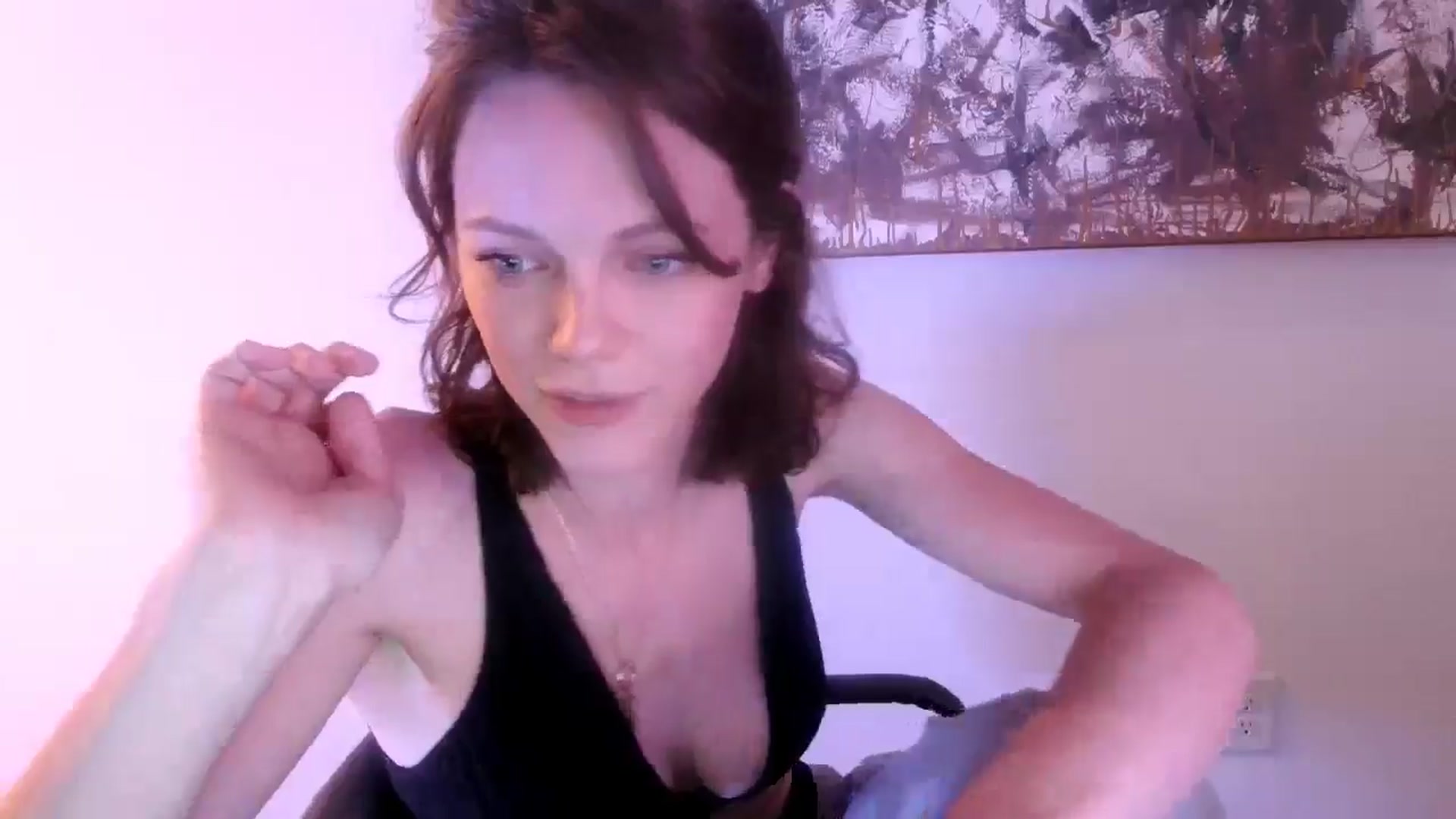 Gallery image thumbnail from OraYoung's myfreecams stream on, 06/26/2025, 20:35 image 16 of 20
