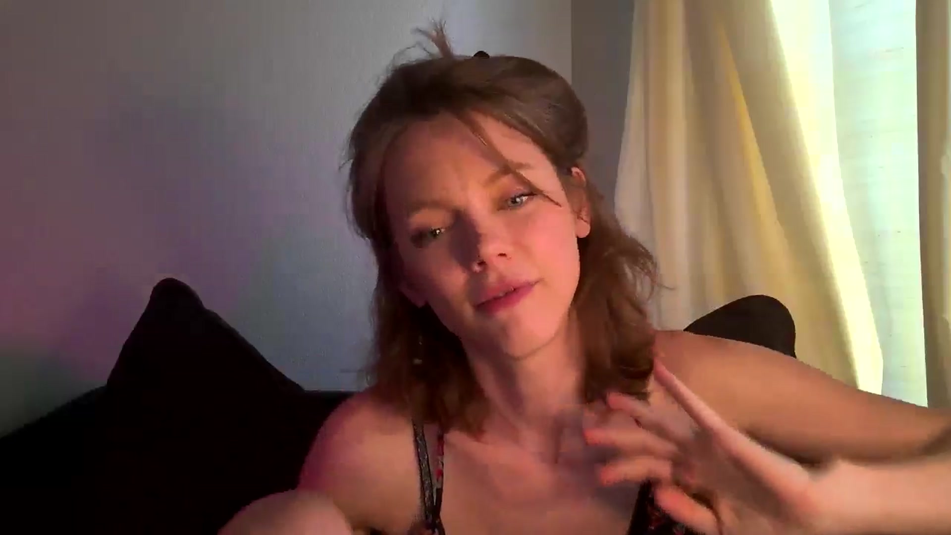 Gallery image thumbnail from OraYoung's myfreecams stream on, 10/03/2025, 17:01 image 15 of 20