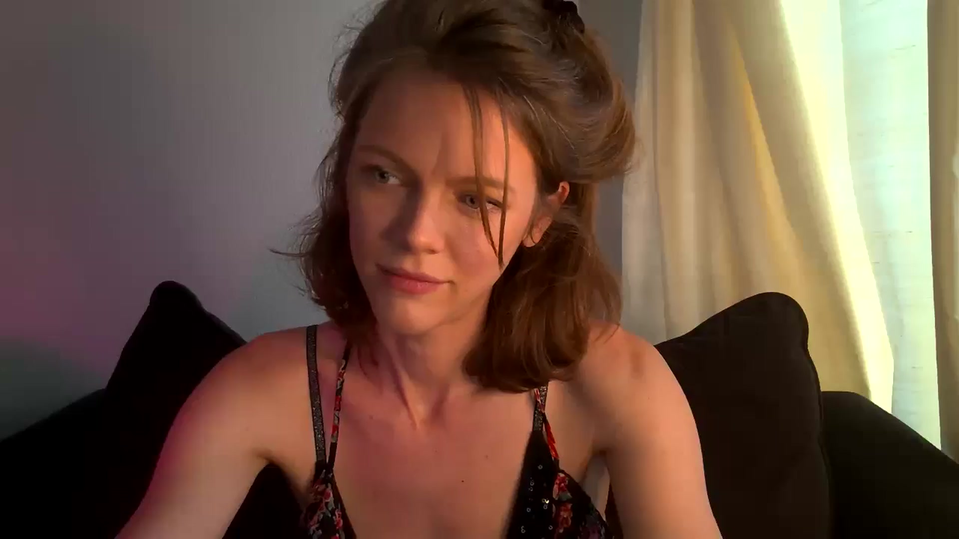 Gallery image thumbnail from OraYoung's myfreecams stream on, 10/03/2025, 17:01 image 14 of 20