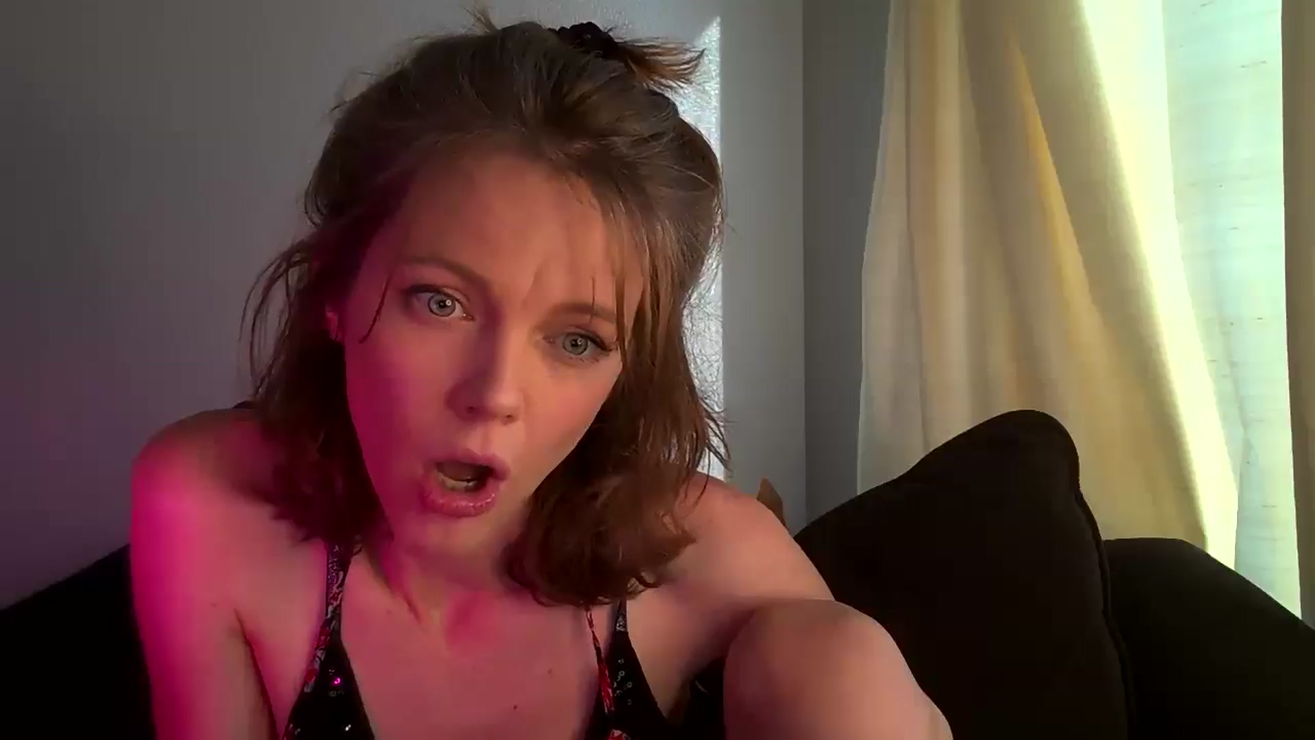 Gallery image thumbnail from OraYoung's myfreecams stream on, 10/03/2025, 17:01 image 4 of 20