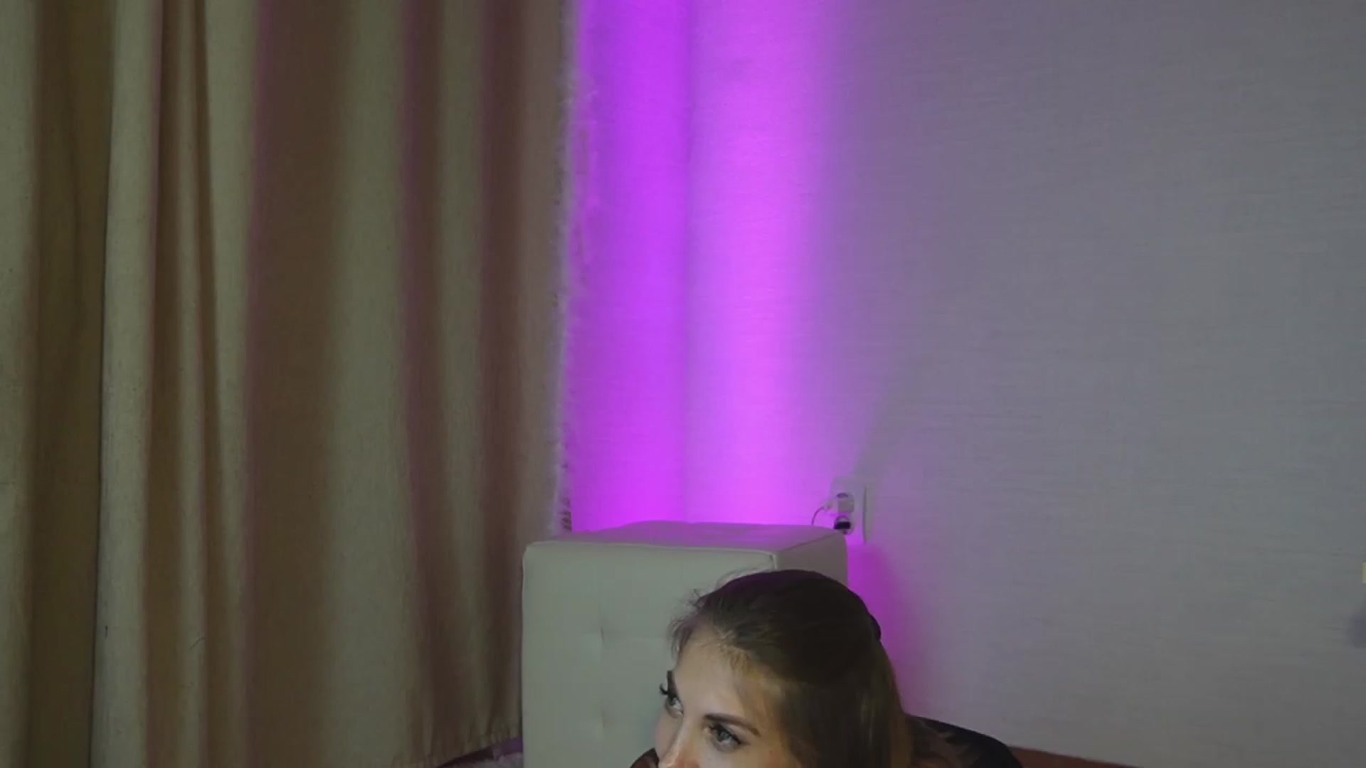 Gallery image thumbnail from Orange_pie's myfreecams stream on, 11/26/2022, 22:59 image 16 of 20