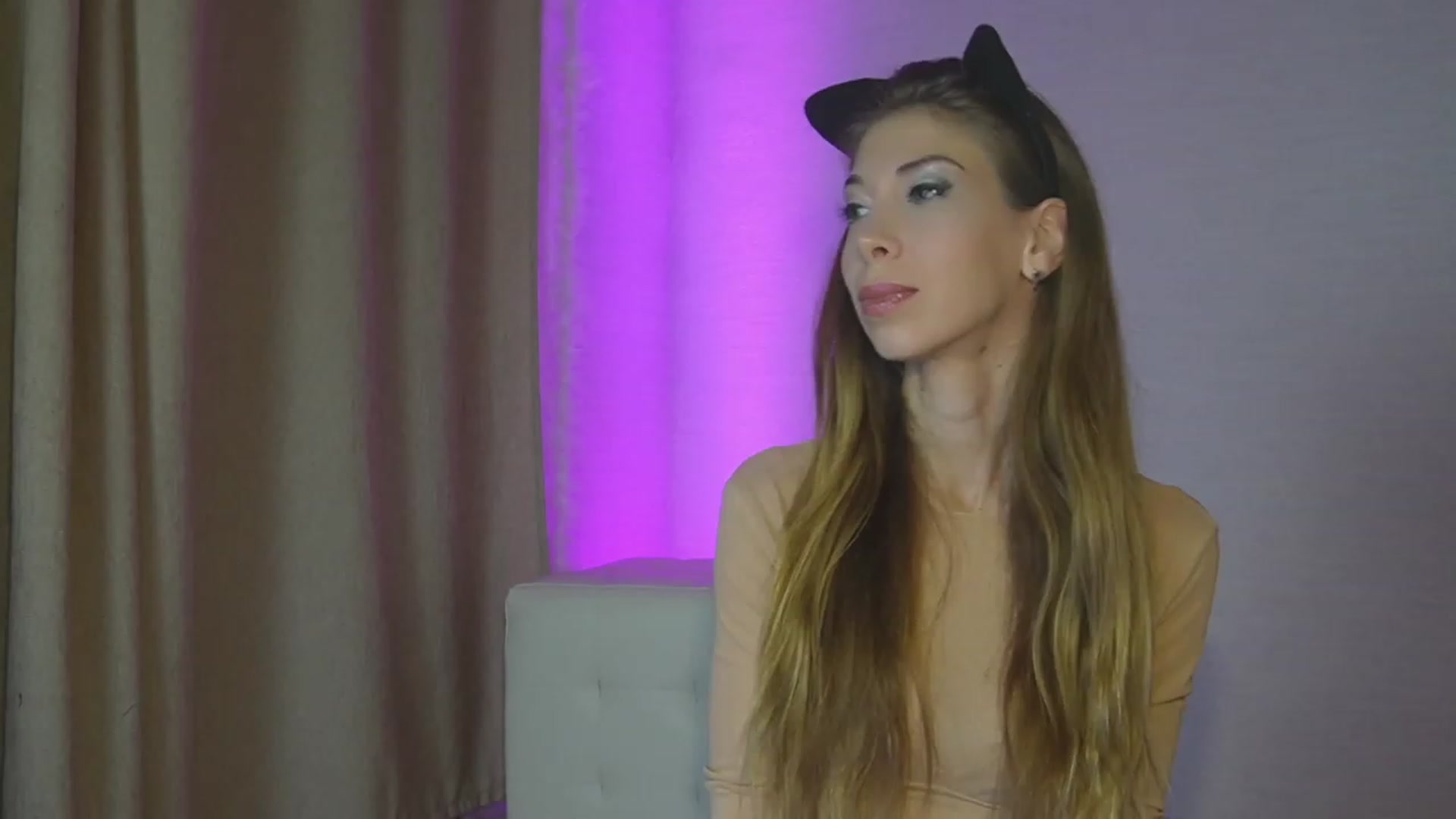 Gallery image thumbnail from Orange_pie's myfreecams stream on, 11/27/2022, 18:53 image 1 of 20