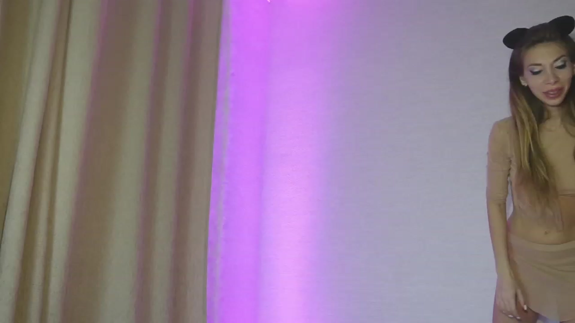 Gallery image thumbnail from Orange_pie's myfreecams stream on, 11/27/2022, 20:11 image 9 of 20
