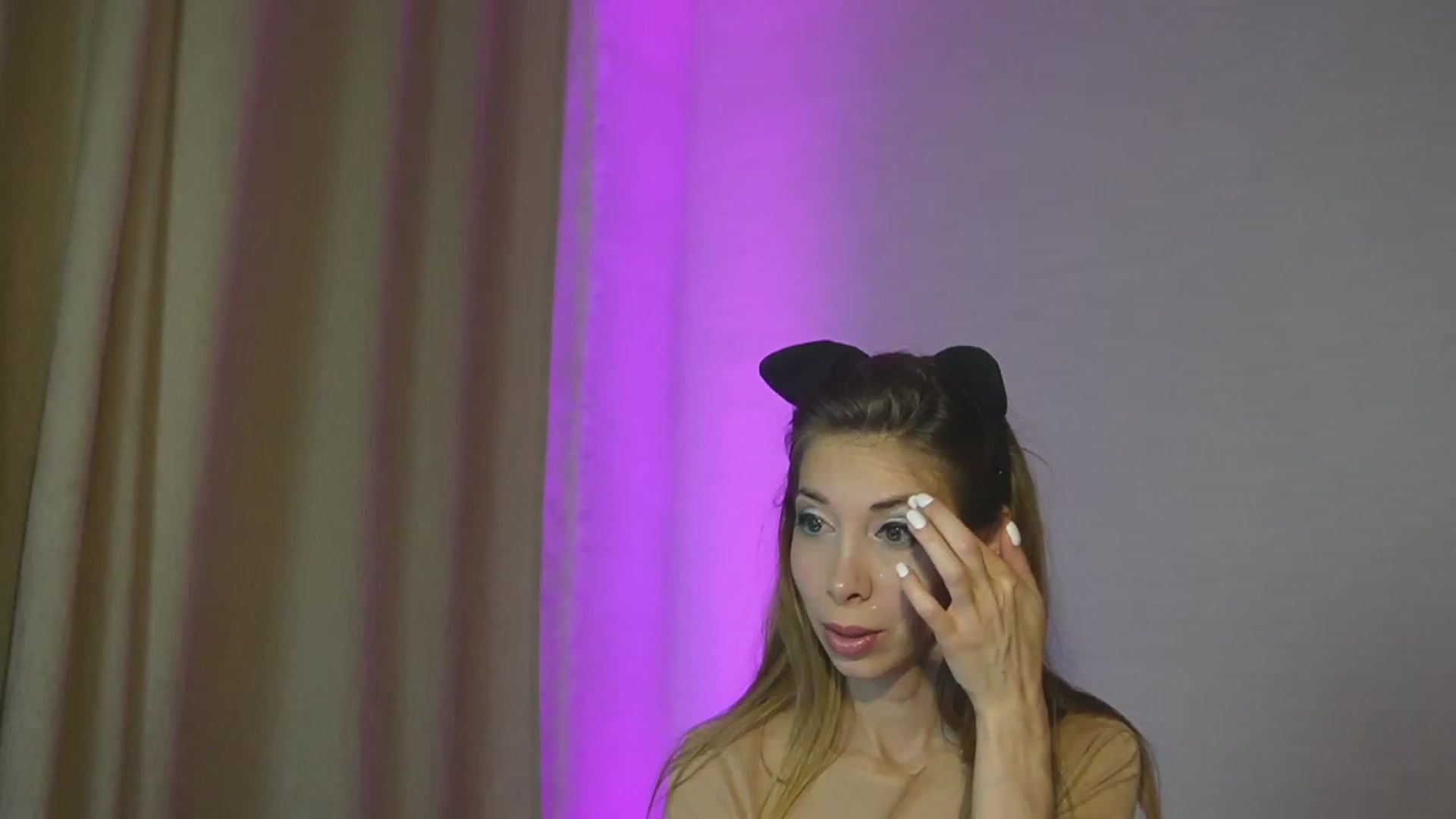 Gallery image thumbnail from Orange_pie's myfreecams stream on, 11/27/2022, 20:11 image 10 of 20