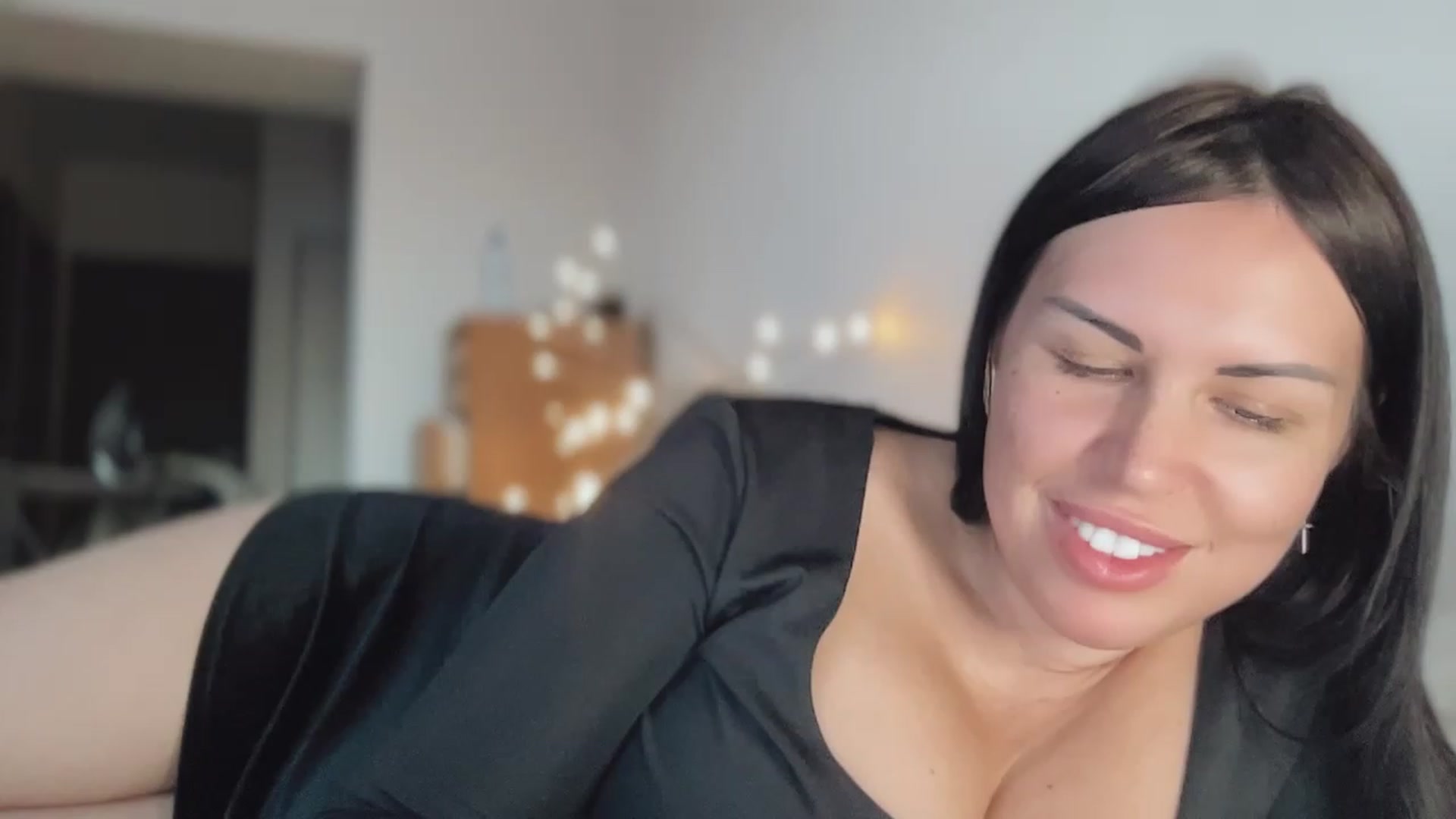 Gallery image thumbnail from OregonPrivate's myfreecams stream on, 03/16/2023, 12:24 image 17 of 20