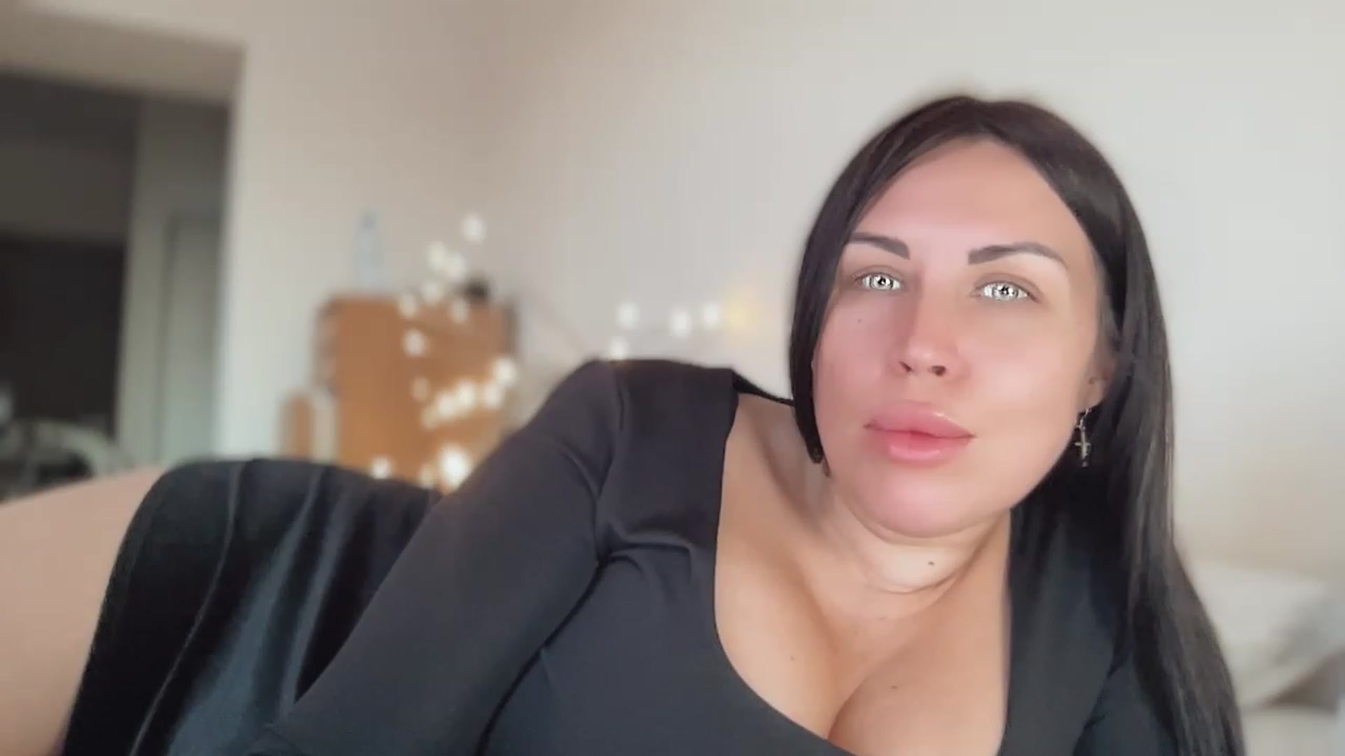 Gallery image thumbnail from OregonPrivate's myfreecams stream on, 03/16/2023, 12:24 image 1 of 20