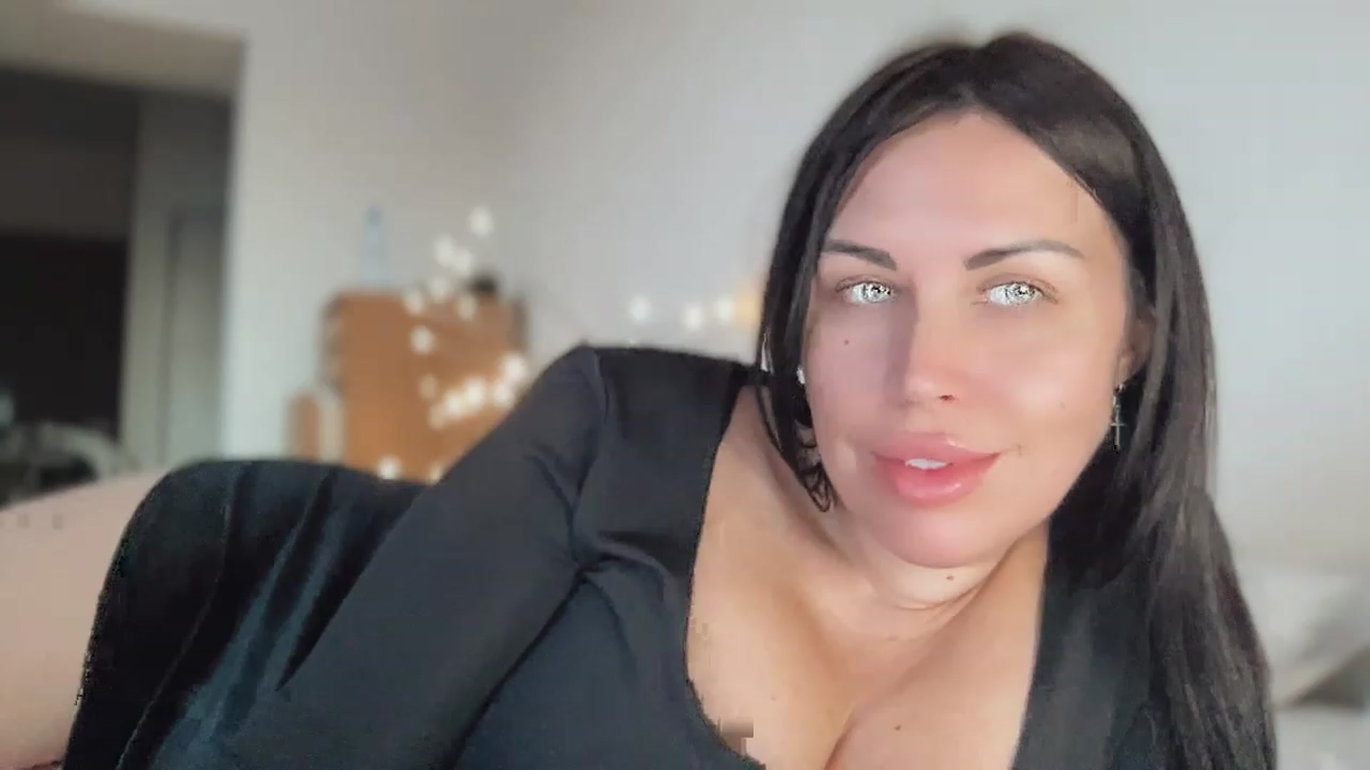 Gallery image thumbnail from OregonPrivate's myfreecams stream on, 03/16/2023, 12:24 image 7 of 20