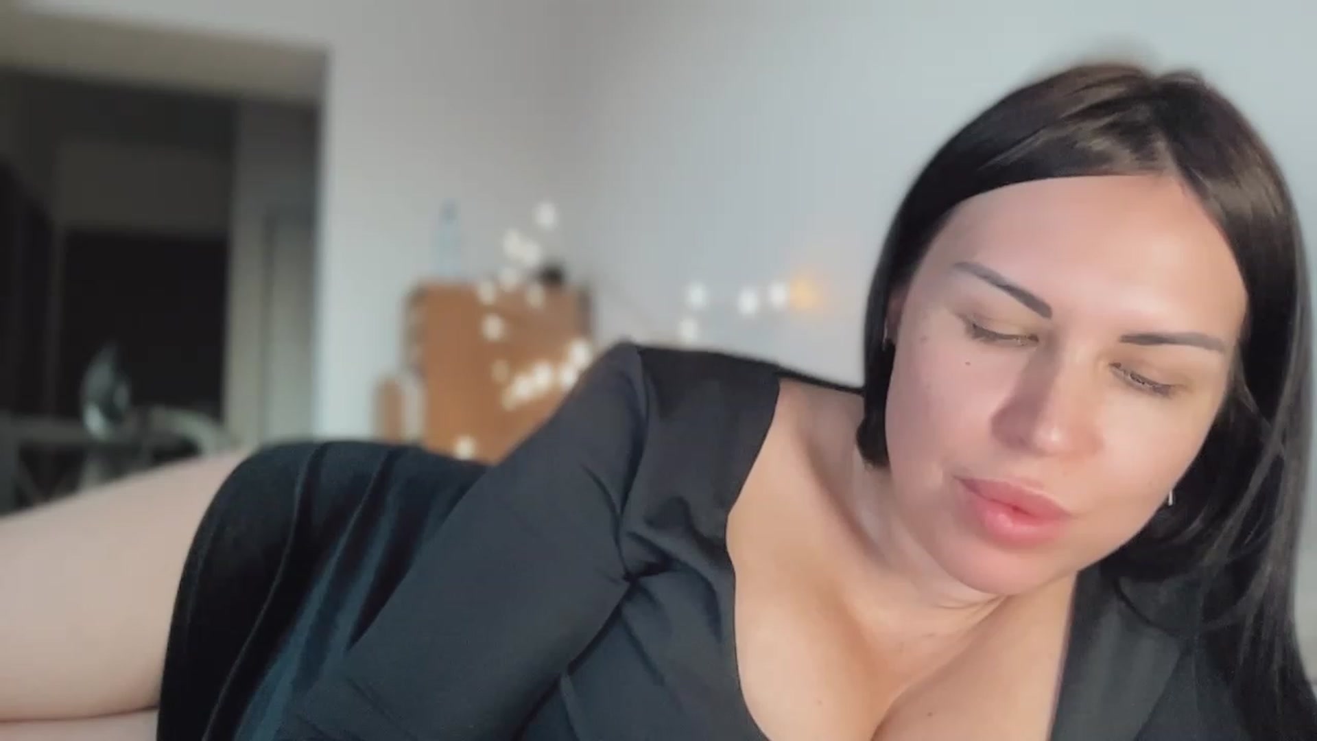 Gallery image thumbnail from OregonPrivate's myfreecams stream on, 03/16/2023, 12:24 image 10 of 20