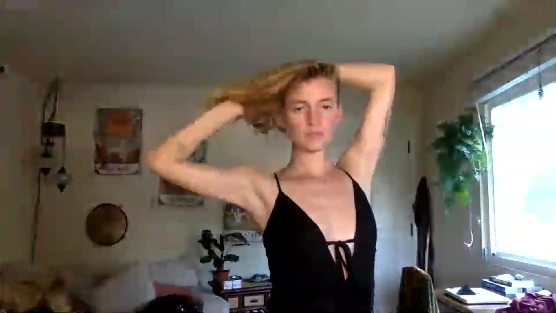 Gallery image thumbnail from OrgasmicWomen's myfreecams stream on, 02/19/2023, 24:08 image 15 of 20