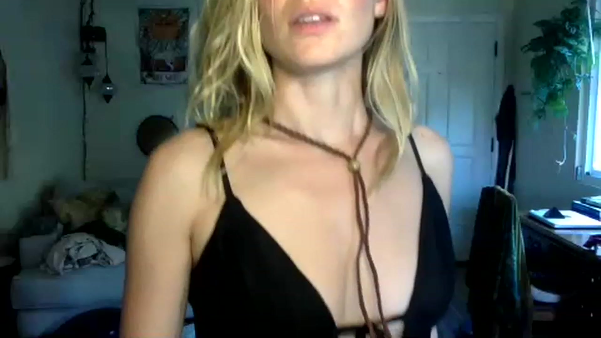 Gallery image thumbnail from OrgasmicWomen's myfreecams stream on, 02/19/2023, 24:08 image 11 of 20
