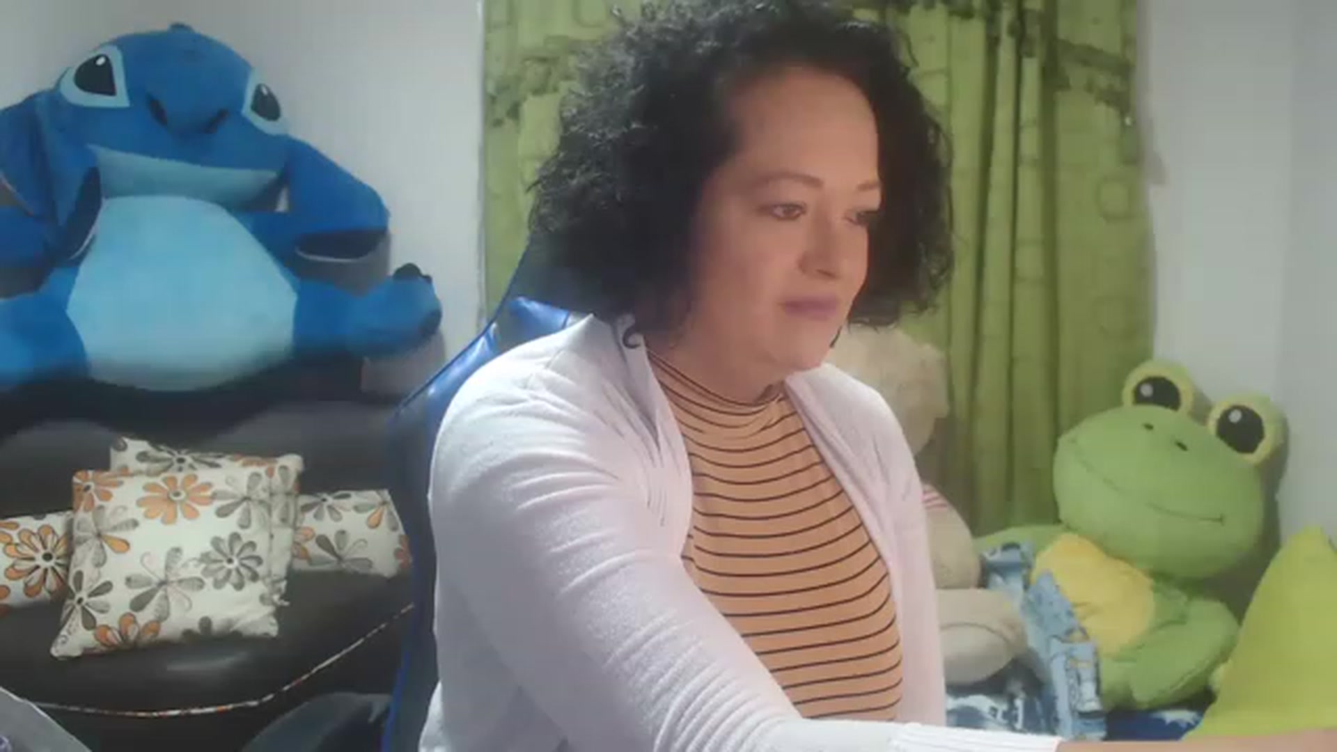 Gallery image thumbnail from Oriana_wet's myfreecams stream on, 06/27/2023, 11:12 image 7 of 20