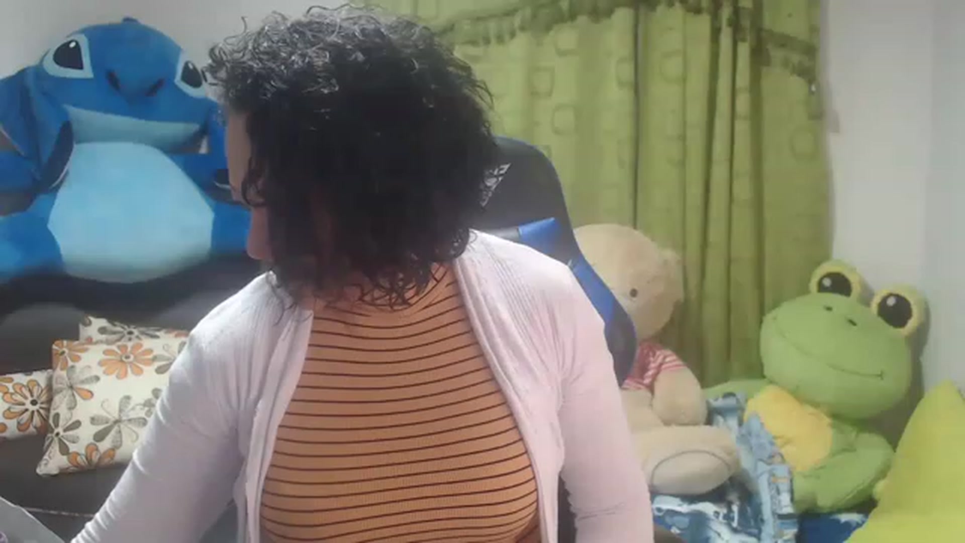 Gallery image thumbnail from Oriana_wet's myfreecams stream on, 06/27/2023, 11:12 image 1 of 20