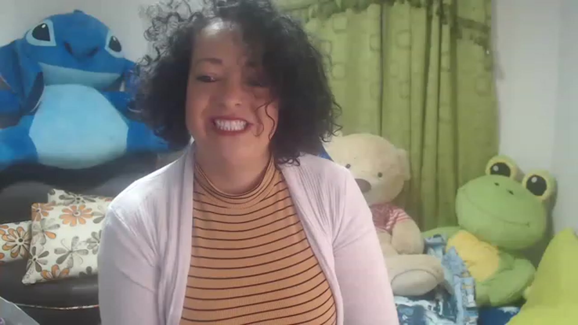 Gallery image thumbnail from Oriana_wet's myfreecams stream on, 06/27/2023, 11:12 image 19 of 20