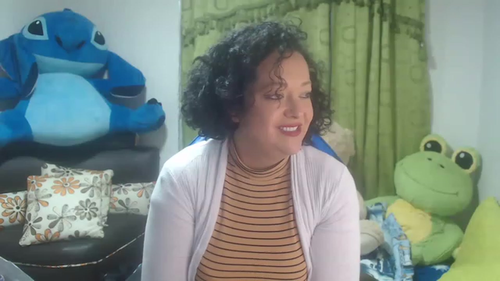 Gallery image thumbnail from Oriana_wet's myfreecams stream on, 06/27/2023, 13:01 image 6 of 20