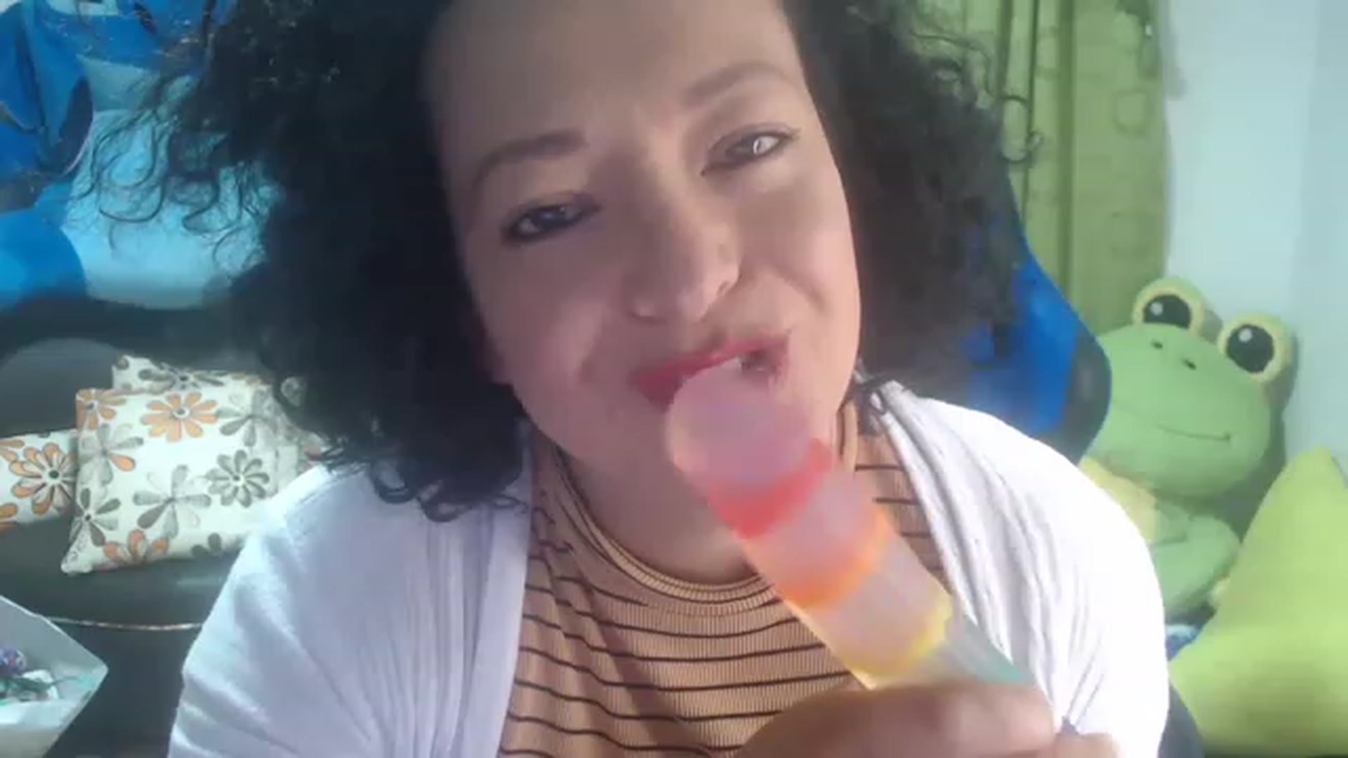 Gallery image thumbnail from Oriana_wet's myfreecams stream on, 06/27/2023, 13:01 image 13 of 20