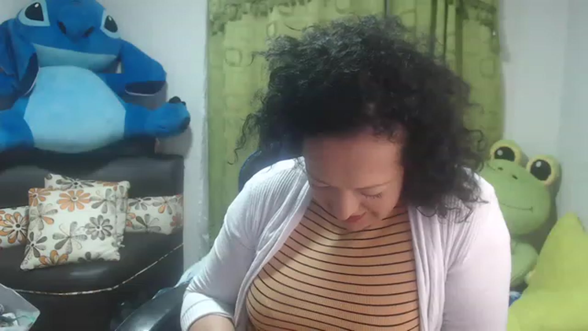 Gallery image thumbnail from Oriana_wet's myfreecams stream on, 06/27/2023, 14:42 image 18 of 20
