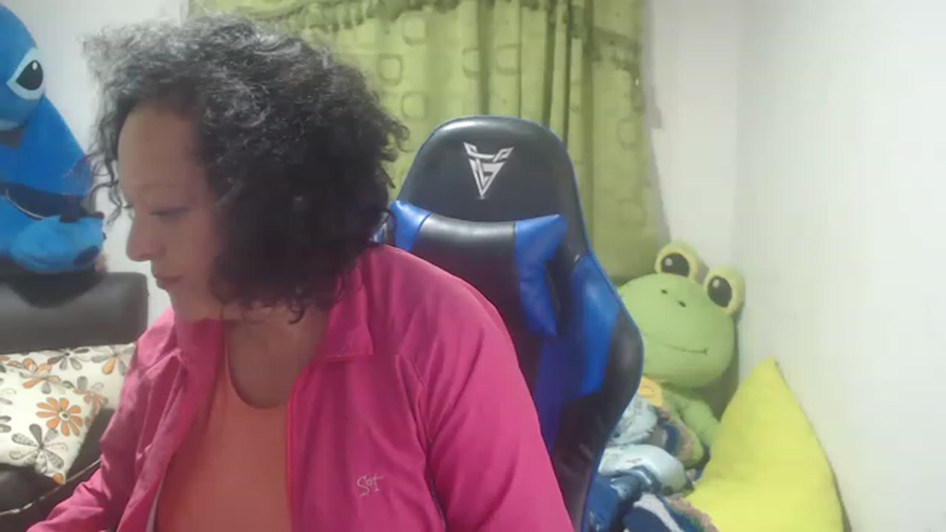 Gallery image thumbnail from Oriana_wet's myfreecams stream on, 06/29/2023, 04:46 image 18 of 20