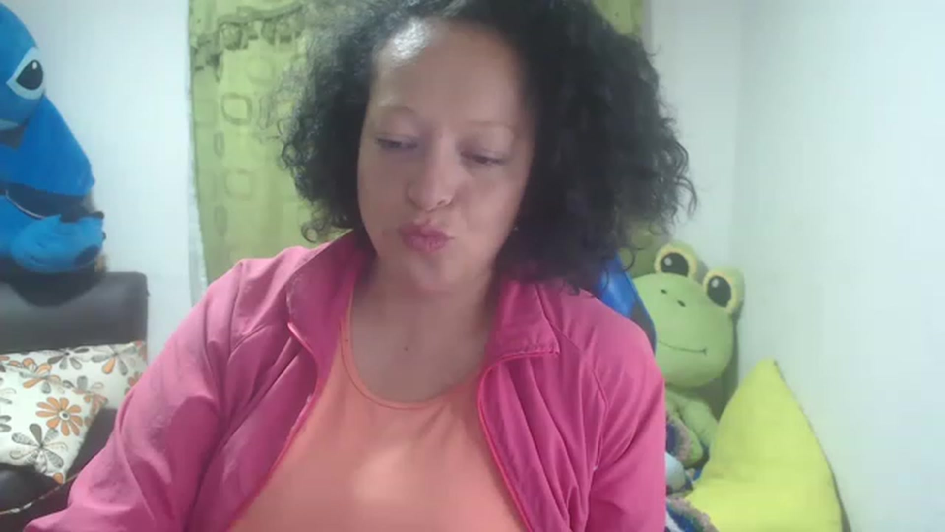 Gallery image thumbnail from Oriana_wet's myfreecams stream on, 06/29/2023, 04:46 image 7 of 20