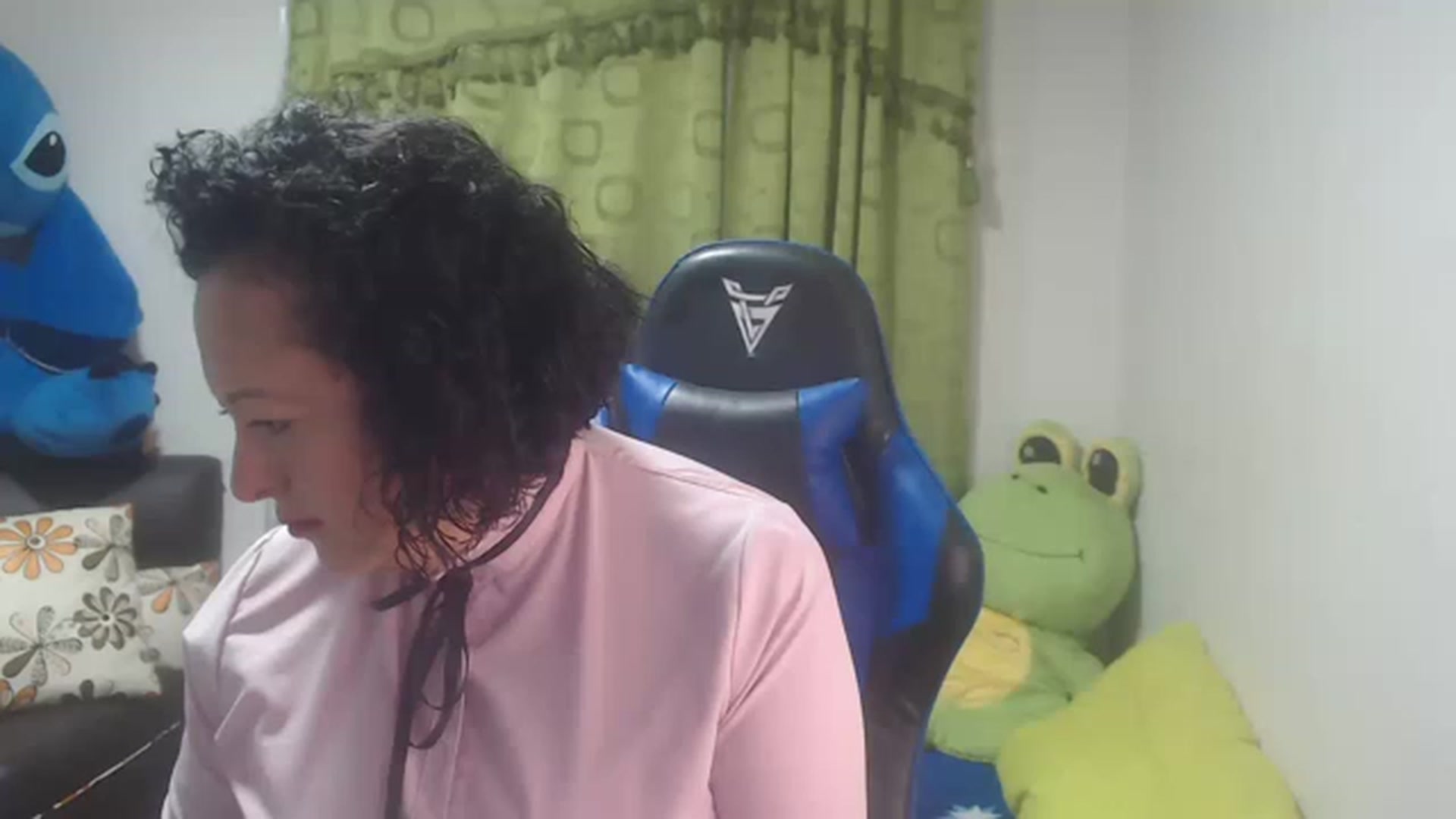 Gallery image thumbnail from Oriana_wet's myfreecams stream on, 07/06/2023, 05:35 image 15 of 20