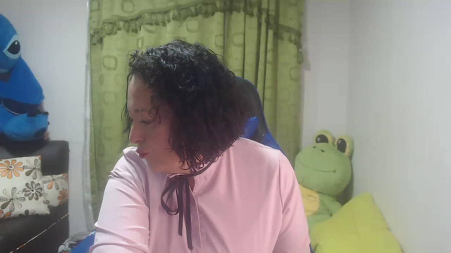 Gallery image thumbnail from Oriana_wet's myfreecams stream on, 07/06/2023, 05:35 image 6 of 20