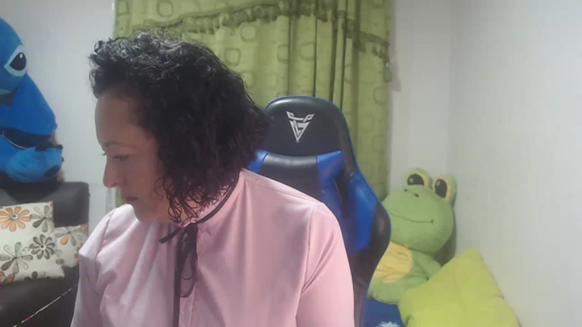 Gallery image thumbnail from Oriana_wet's myfreecams stream on, 07/06/2023, 05:35 image 14 of 20