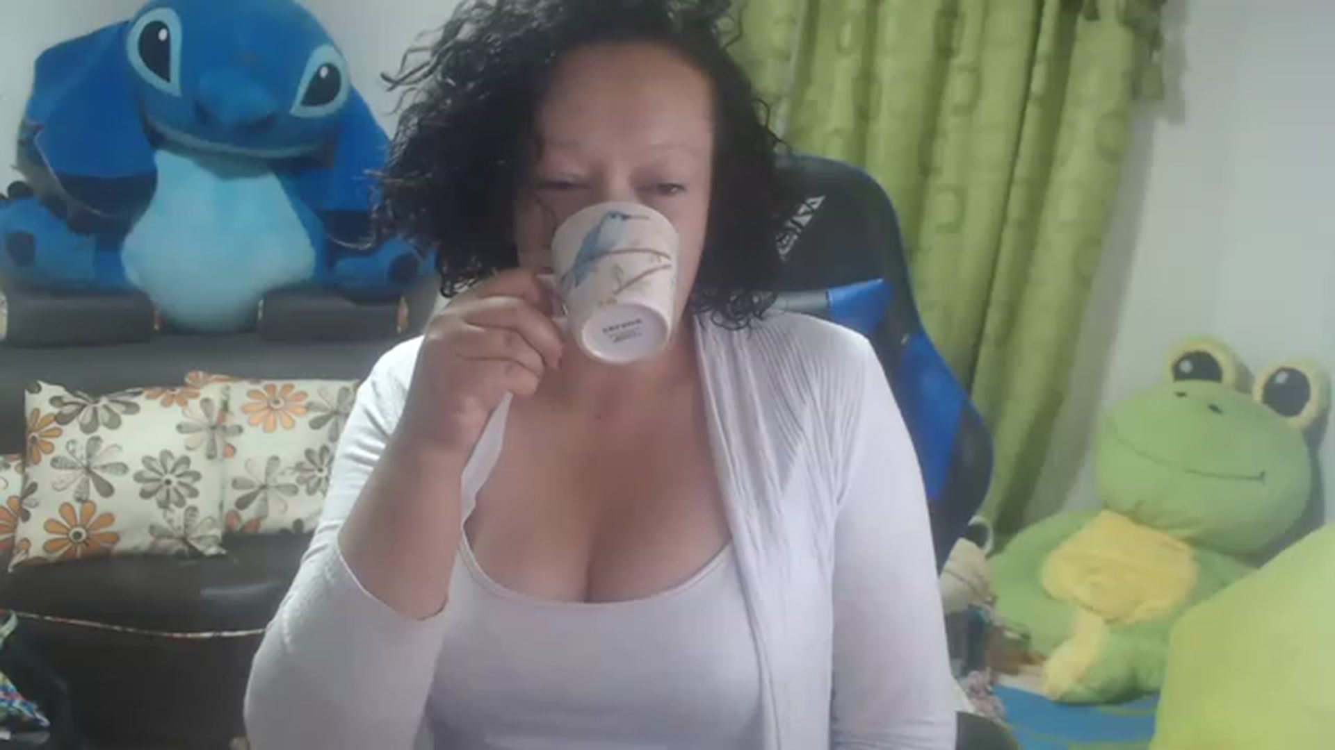Gallery image thumbnail from Oriana_wet's myfreecams stream on, 07/07/2023, 07:42 image 4 of 20