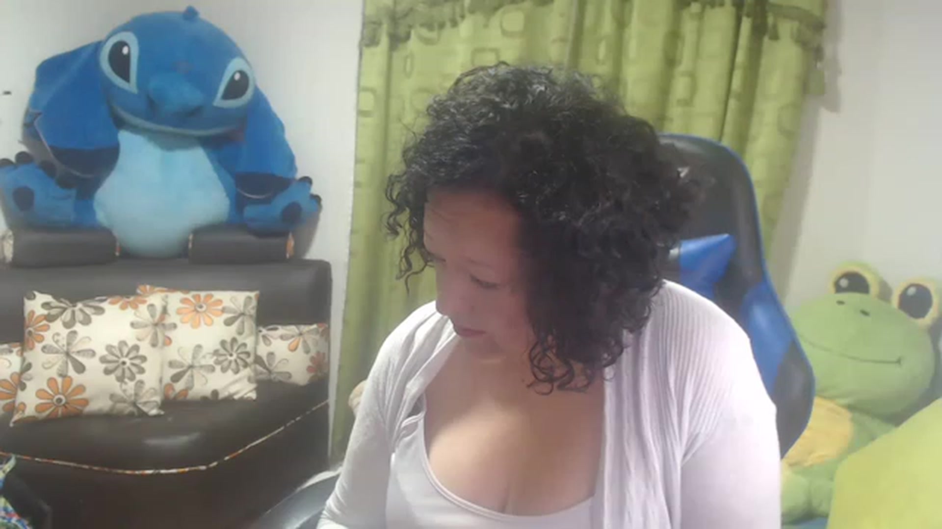 Gallery image thumbnail from Oriana_wet's myfreecams stream on, 07/07/2023, 10:03 image 15 of 20
