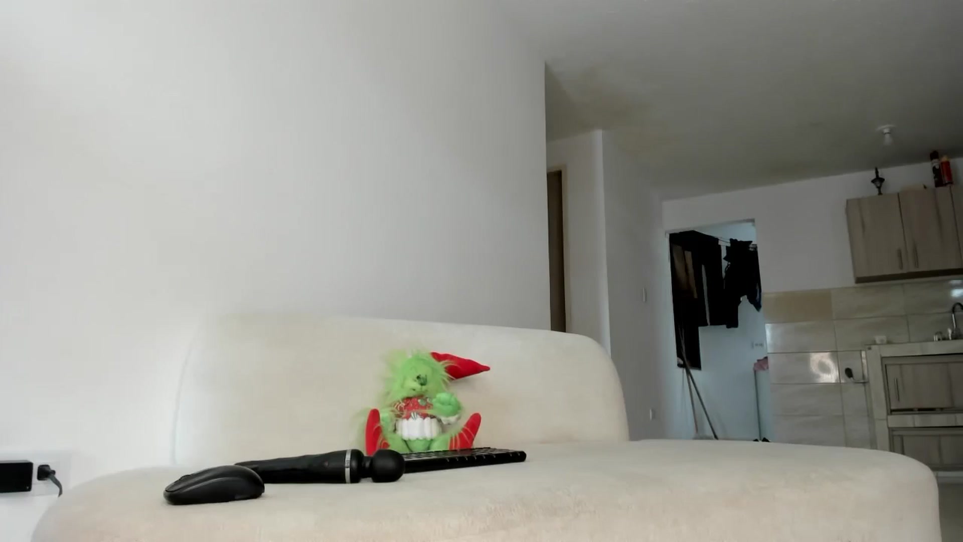 Gallery image thumbnail from Oshumm's myfreecams stream on, 12/23/2025, 17:26 image 19 of 20