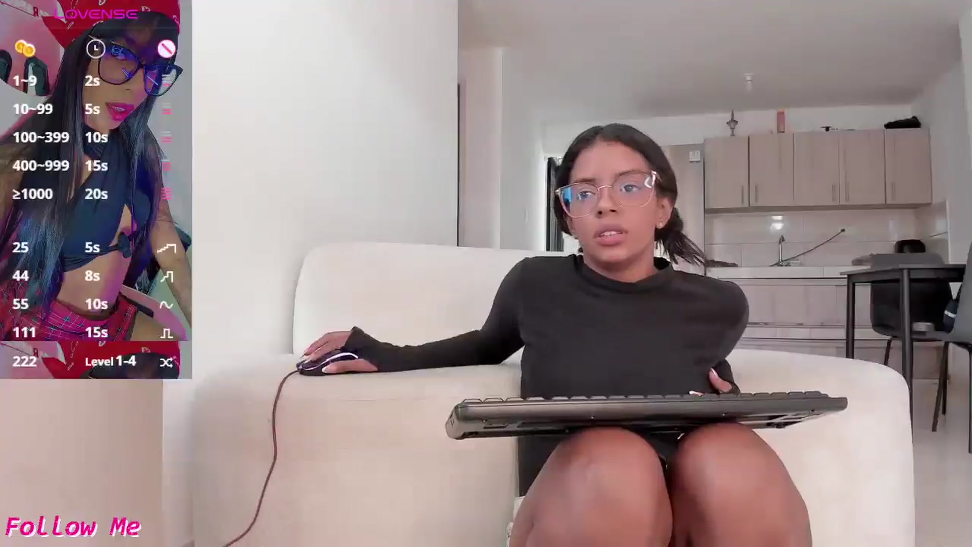 Gallery image thumbnail from Oshumm's myfreecams stream on, 12/30/2025, 16:04 image 14 of 20