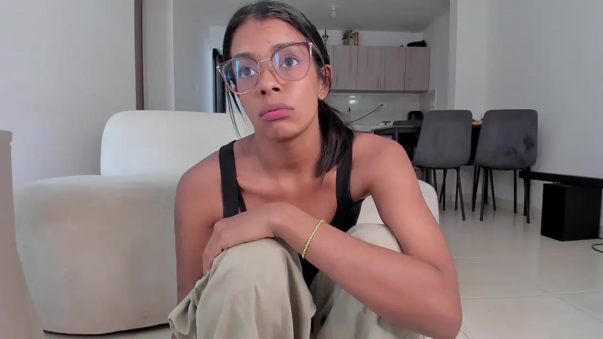 Gallery image thumbnail from Oshumm's myfreecams stream on, 01/05/2026, 17:00 image 9 of 20