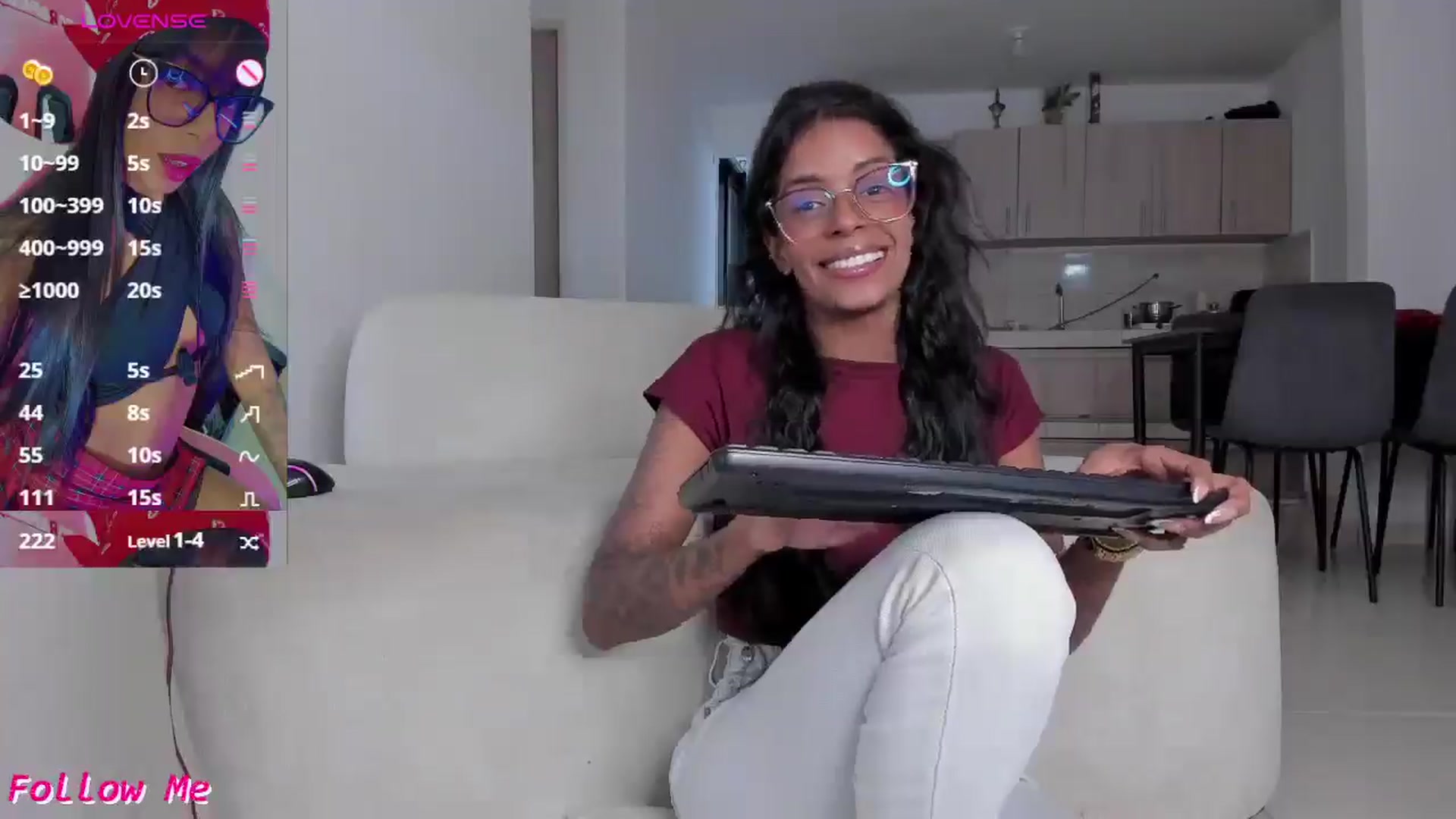 Gallery image thumbnail from Oshumm's myfreecams stream on, 01/06/2026, 16:14 image 10 of 20