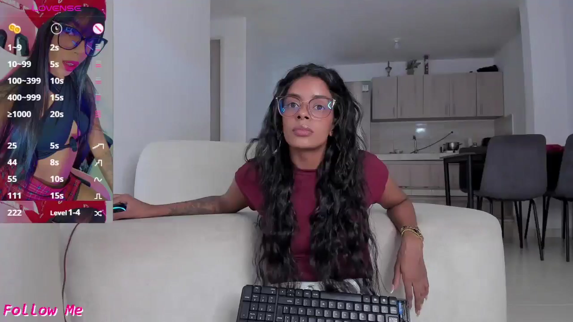 Gallery image thumbnail from Oshumm's myfreecams stream on, 01/06/2026, 16:14 image 14 of 20