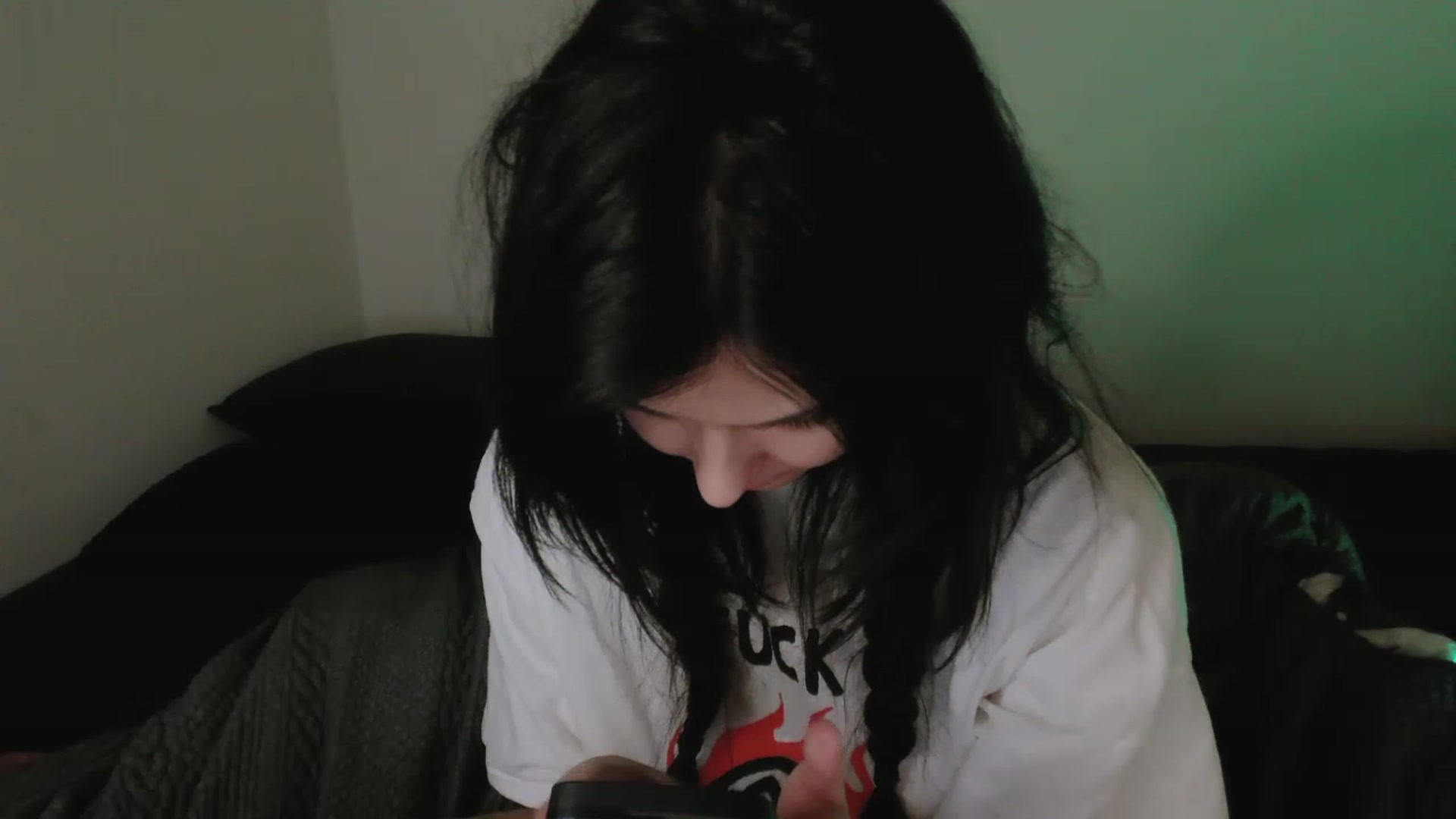 Gallery image thumbnail from OtherRoom's myfreecams stream on, 04/28/2023, 08:07 image 17 of 20