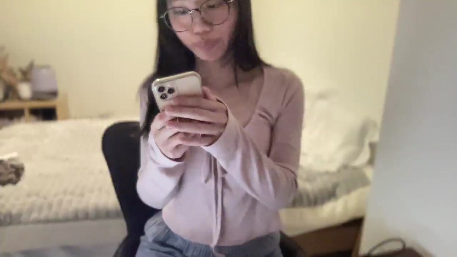 Gallery image thumbnail from Otochan's myfreecams stream on, 04/18/2025, 13:01 image 17 of 20
