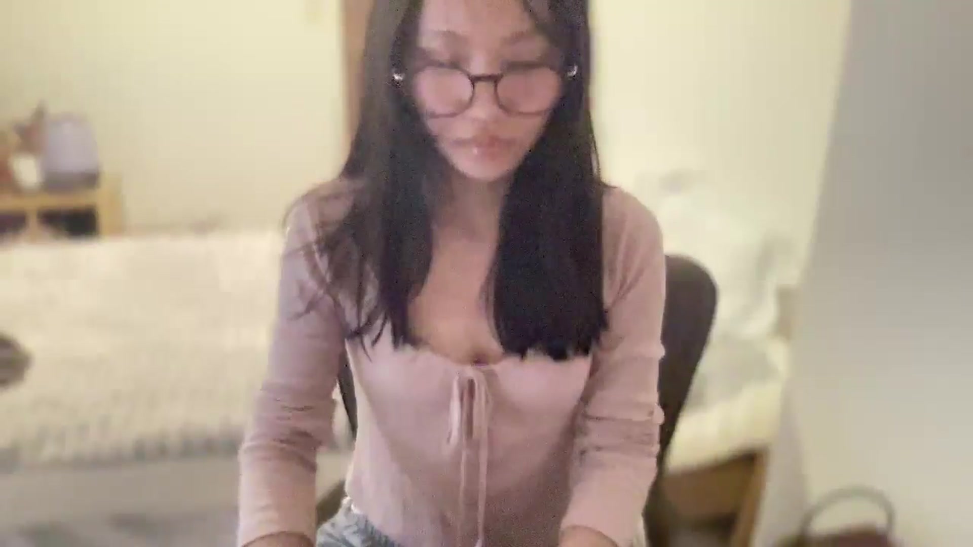 Gallery image thumbnail from Otochan's myfreecams stream on, 04/18/2025, 13:01 image 3 of 20