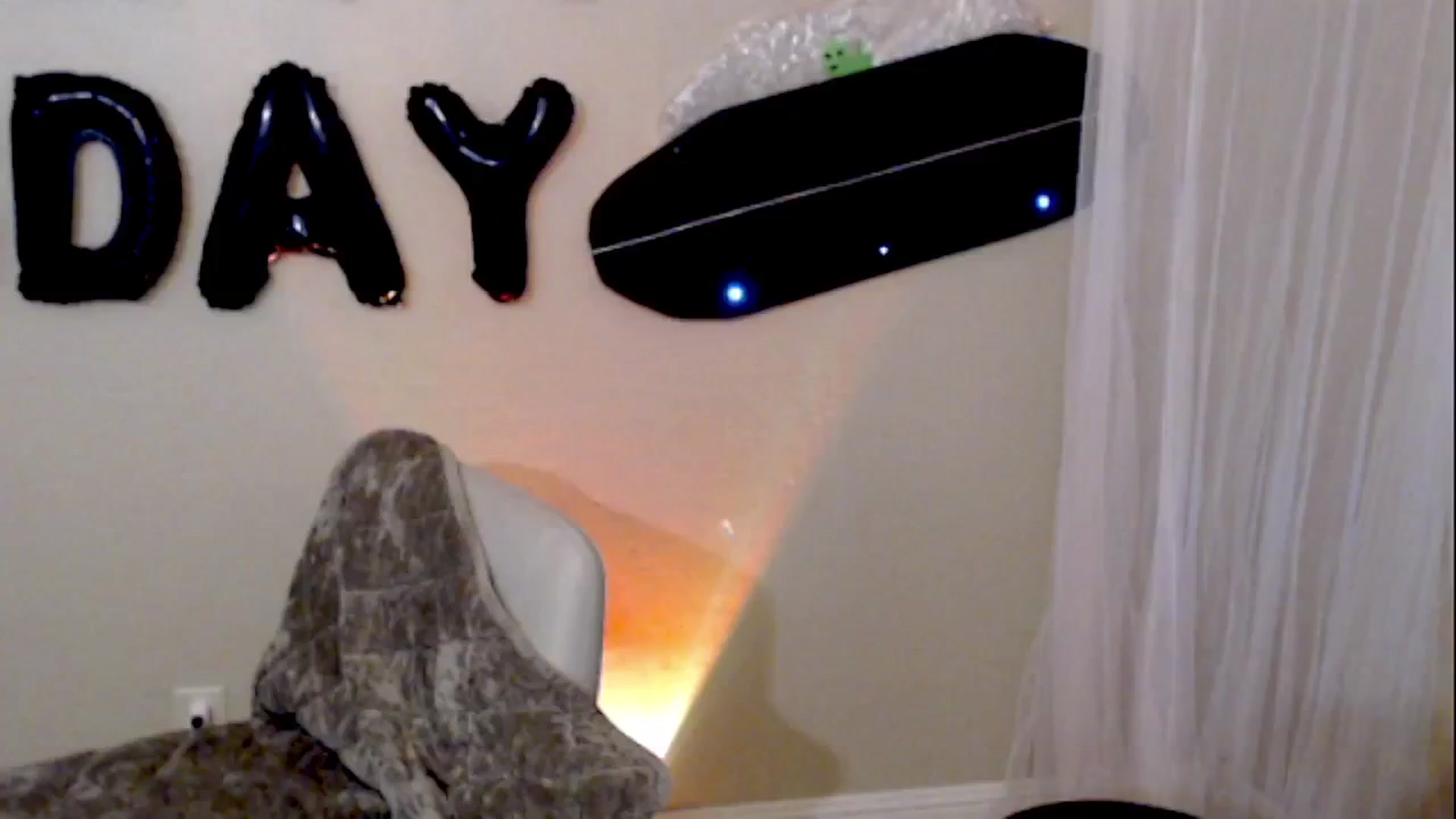 Gallery image thumbnail from OutOfThisWrld's myfreecams stream on, 02/02/2025, 24:12 image 4 of 20