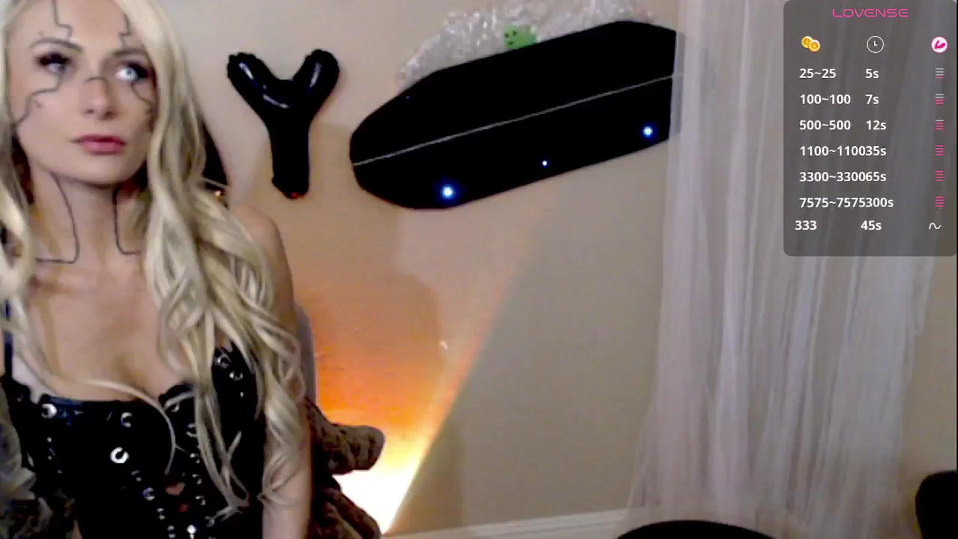 Gallery image thumbnail from OutOfThisWrld's myfreecams stream on, 02/02/2025, 24:12 image 9 of 20