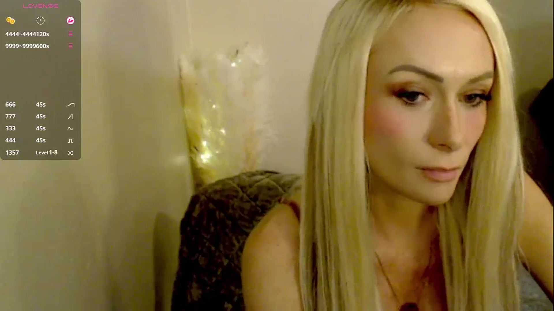 Gallery image thumbnail from OutOfThisWrld's myfreecams stream on, 02/04/2025, 11:28 image 13 of 20