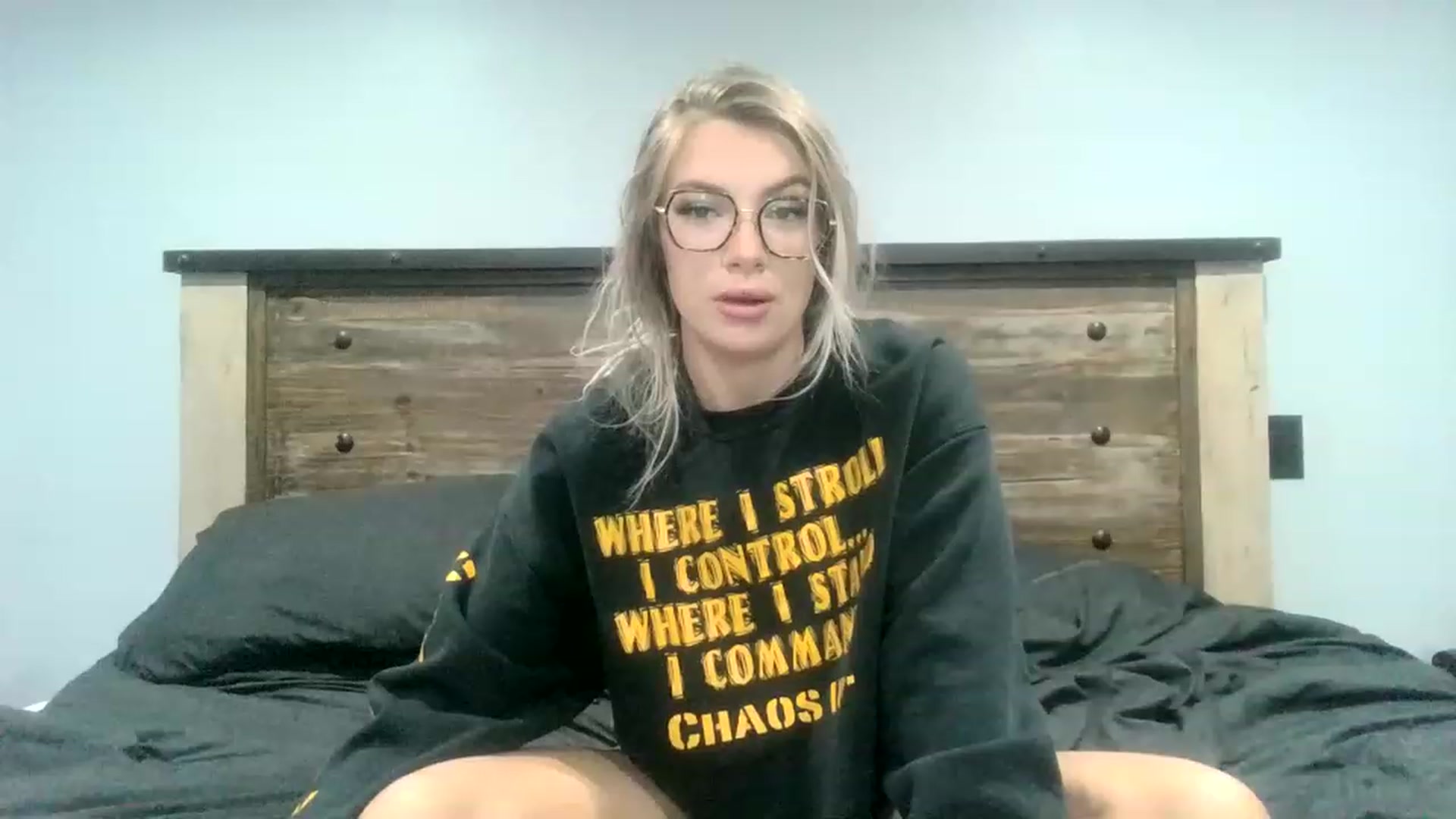 Gallery image thumbnail from Outlawsue_528's myfreecams stream on, 02/05/2023, 21:24 image 4 of 20